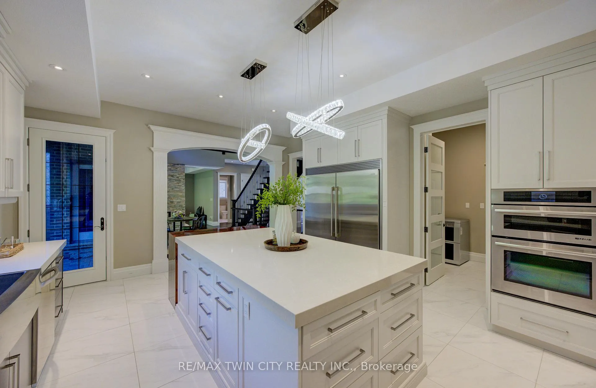 Photo 12 of 705 Meadowsweet Avenue, Waterloo — HOMEH