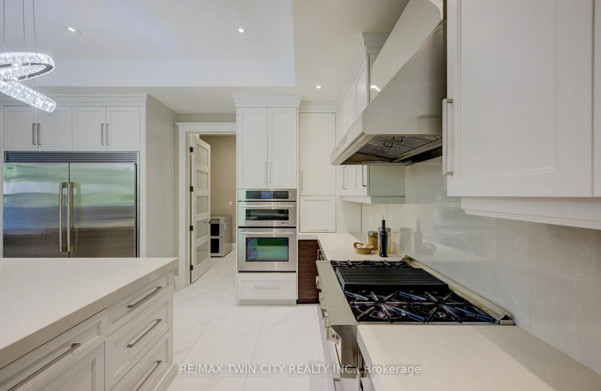 Photo 13 of 705 Meadowsweet Avenue, Waterloo — HOMEH