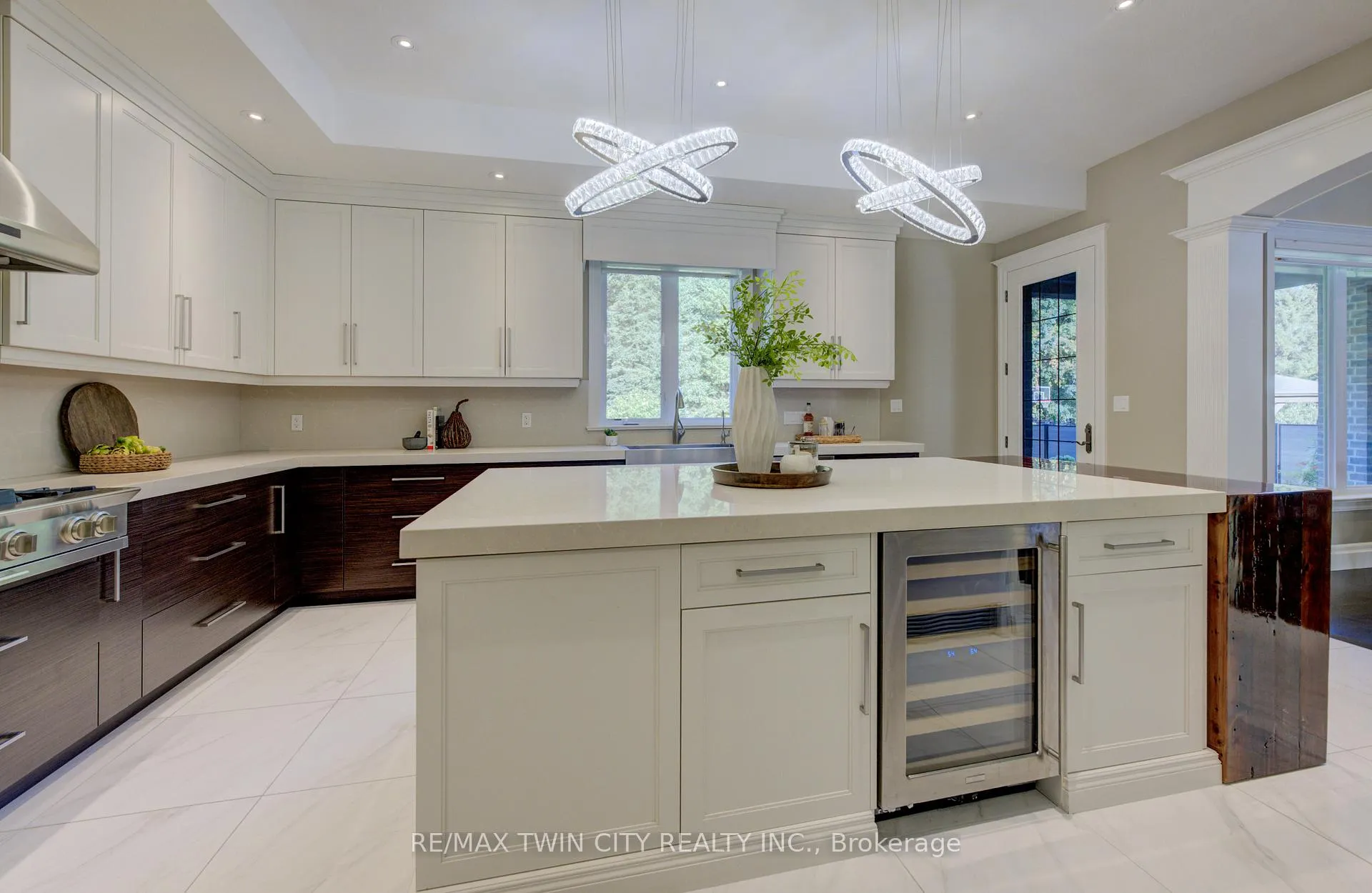 Photo 16 of 705 Meadowsweet Avenue, Waterloo — HOMEH