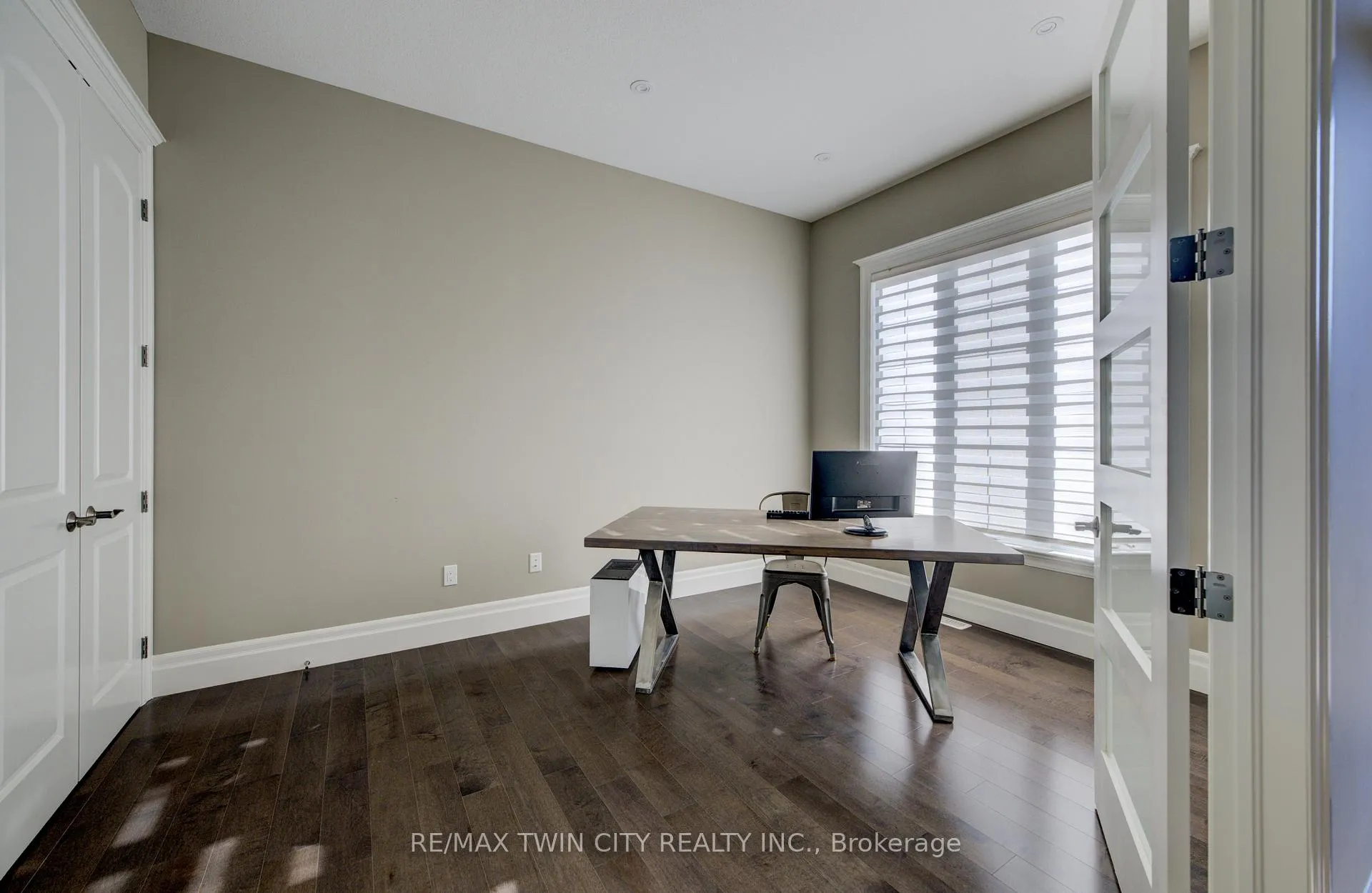 Photo 18 of 705 Meadowsweet Avenue, Waterloo — HOMEH