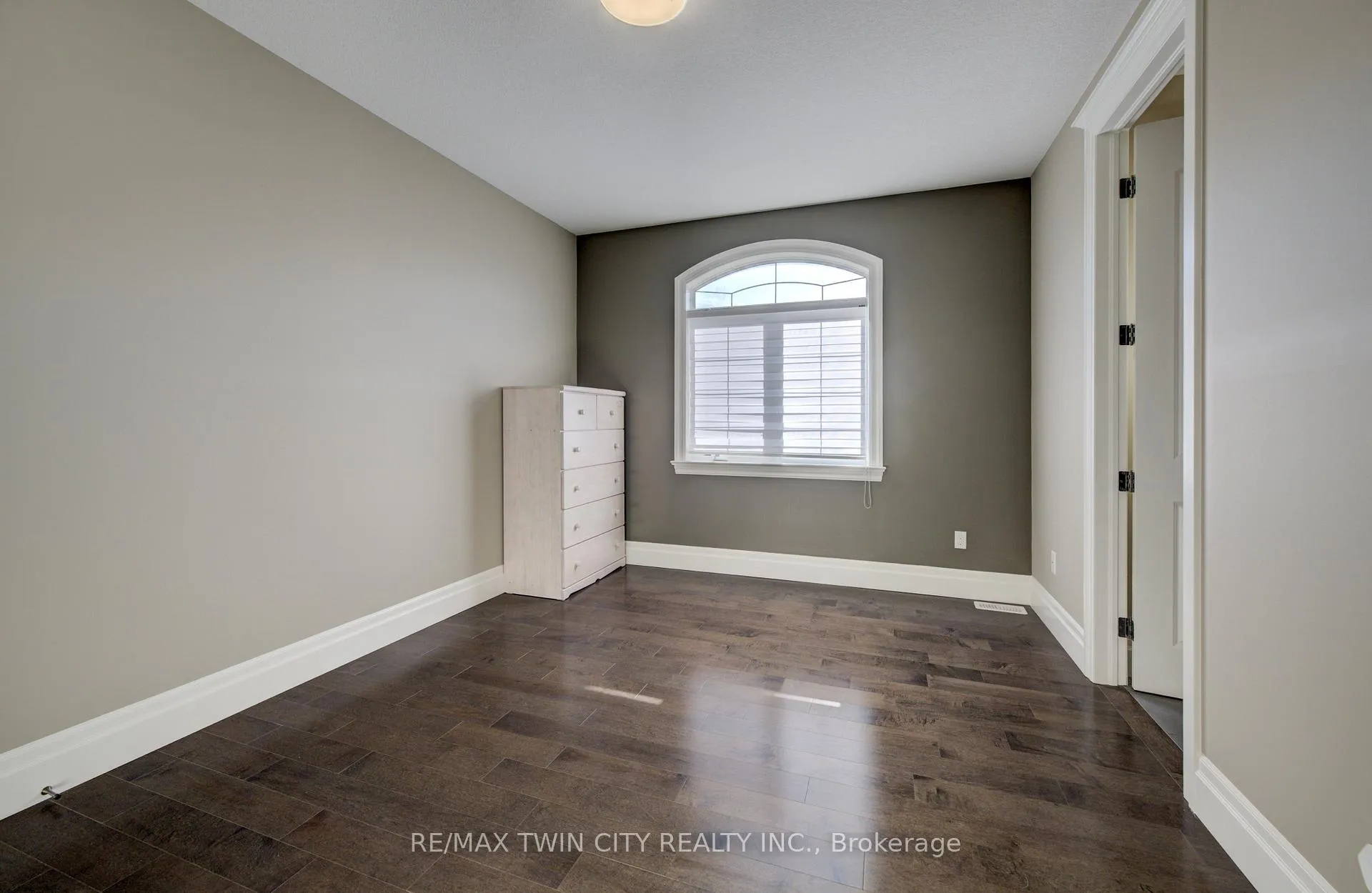 Photo 29 of 705 Meadowsweet Avenue, Waterloo — HOMEH