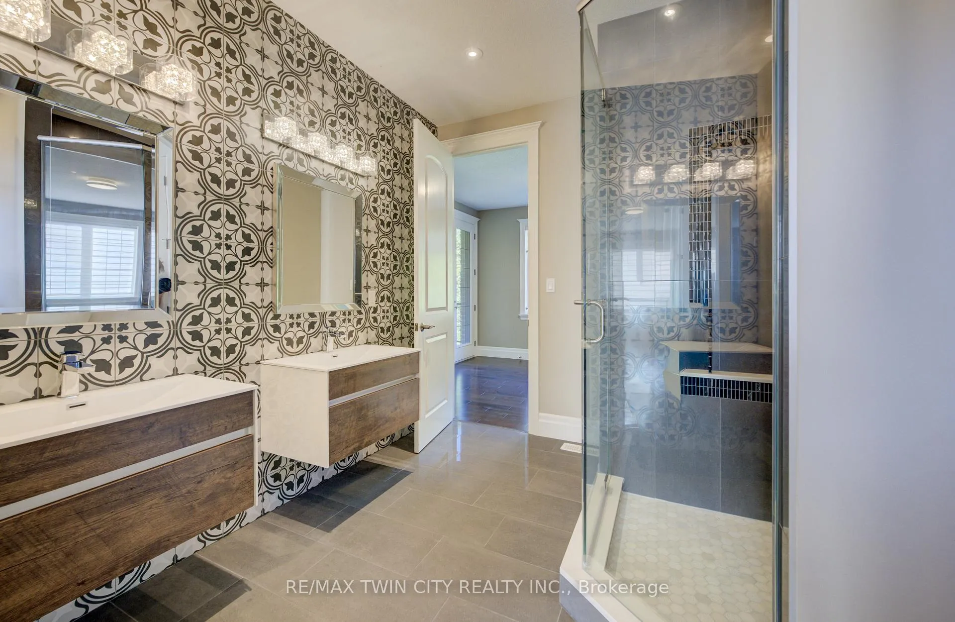 Photo 32 of 705 Meadowsweet Avenue, Waterloo — HOMEH