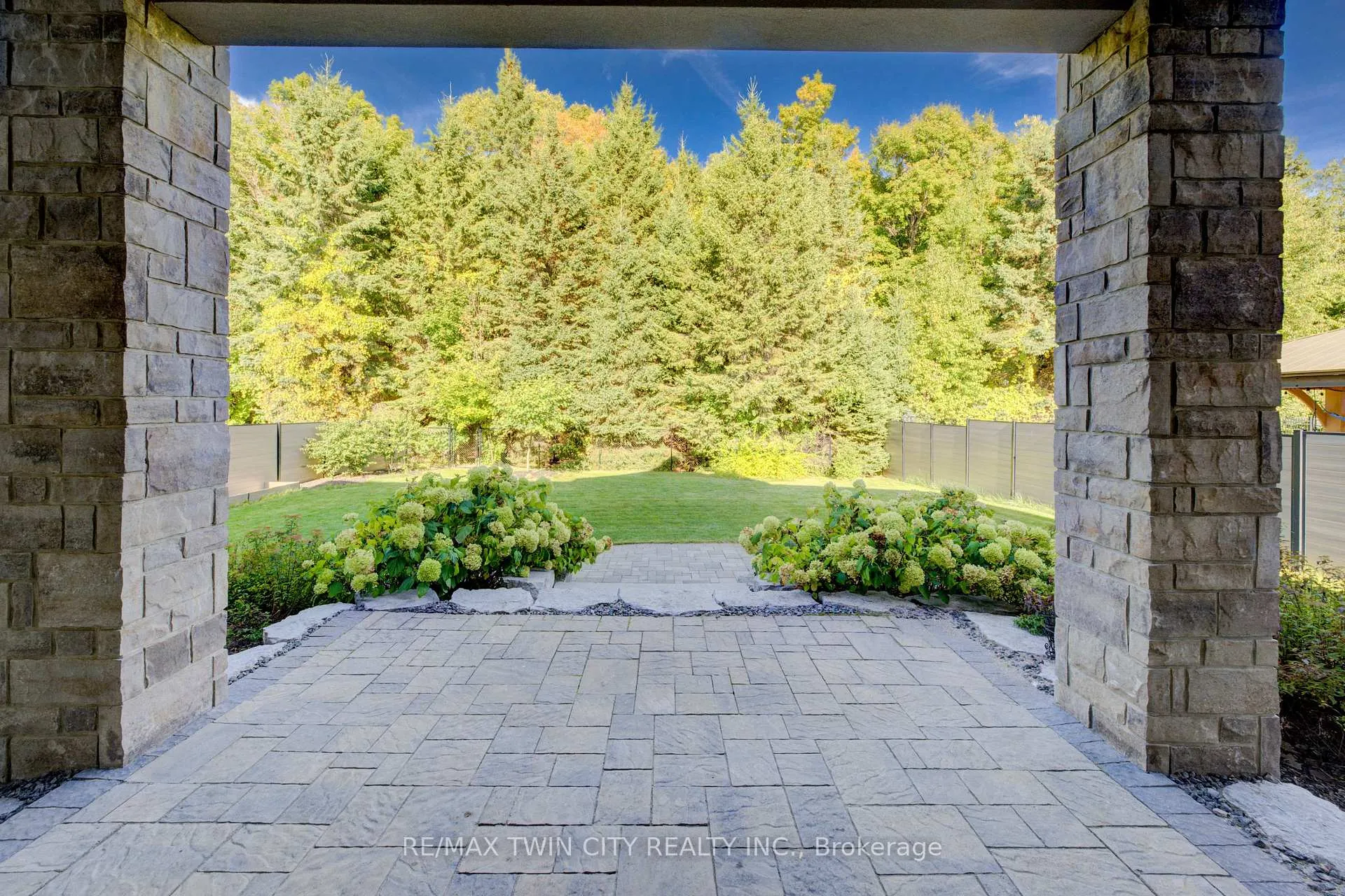 Photo 33 of 705 Meadowsweet Avenue, Waterloo — HOMEH