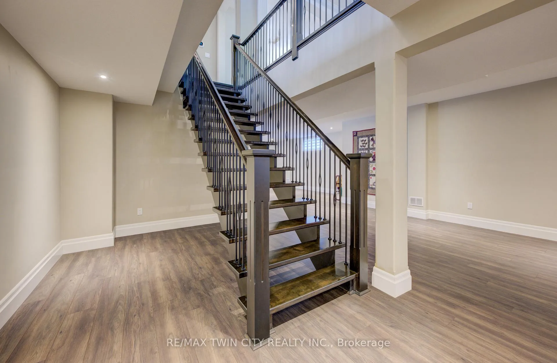 Photo 34 of 705 Meadowsweet Avenue, Waterloo — HOMEH