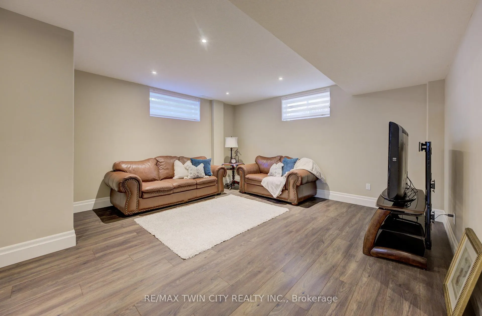 Photo 35 of 705 Meadowsweet Avenue, Waterloo — HOMEH