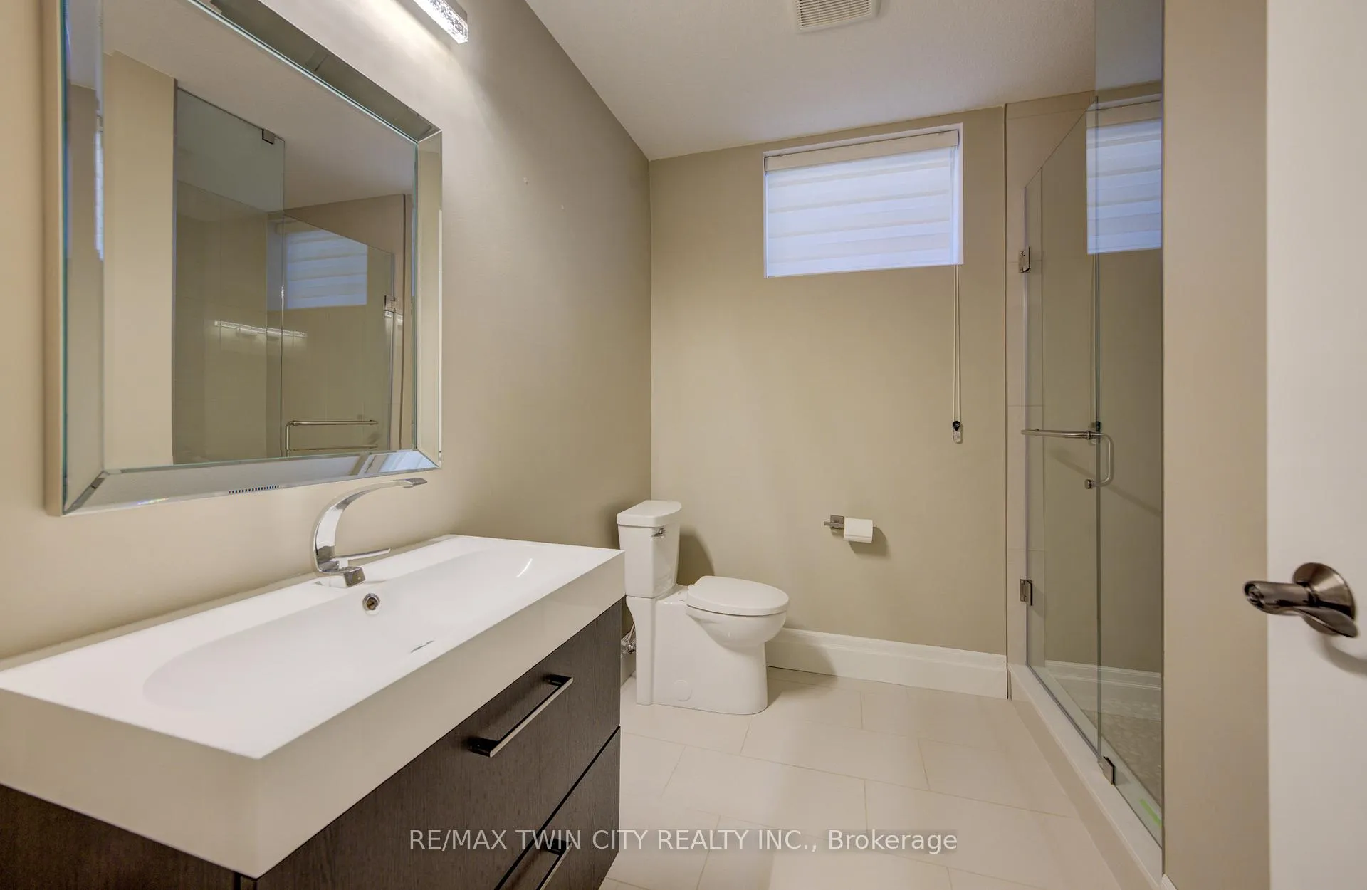 Photo 37 of 705 Meadowsweet Avenue, Waterloo — HOMEH