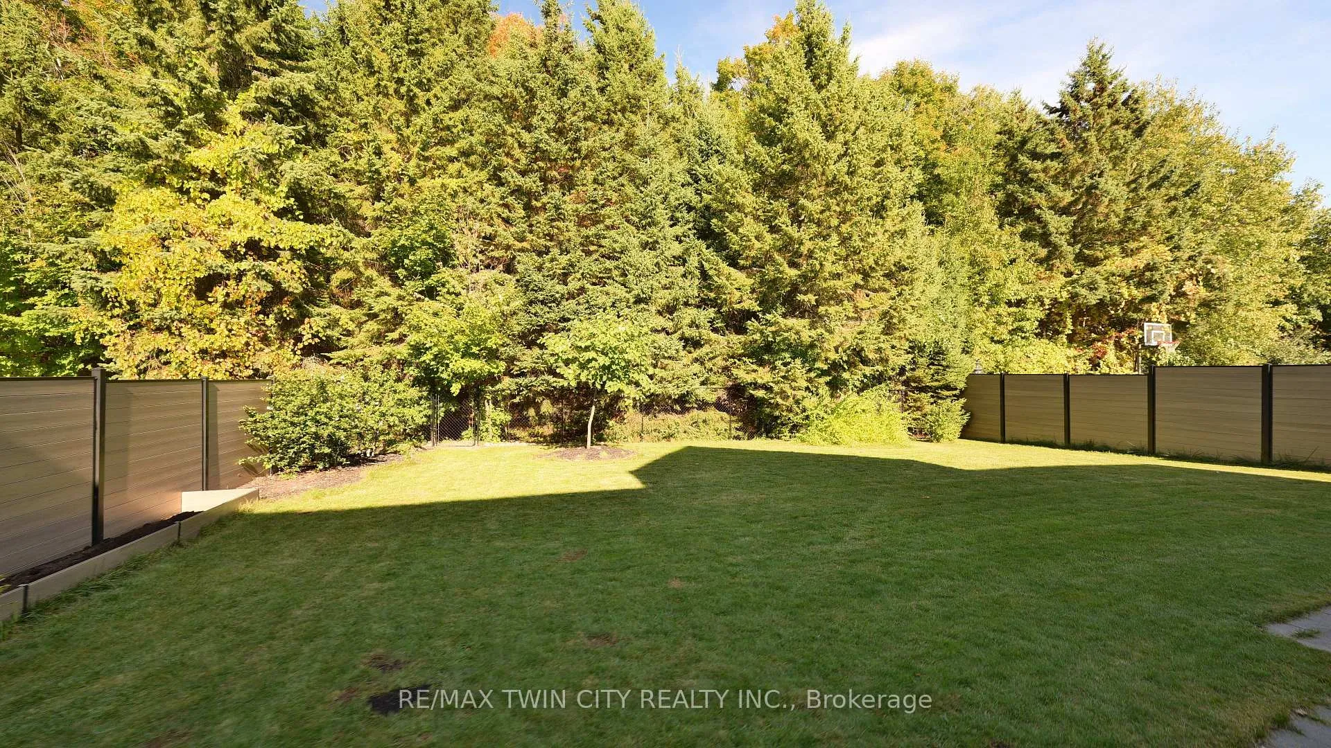 Photo 42 of 705 Meadowsweet Avenue, Waterloo — HOMEH