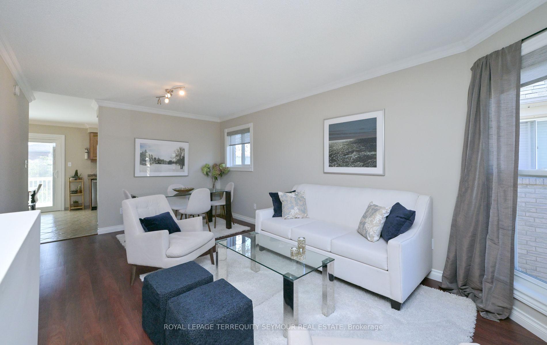 Photo 2 of 190 Wessenger Drive, Barrie, Holly — HOMEH