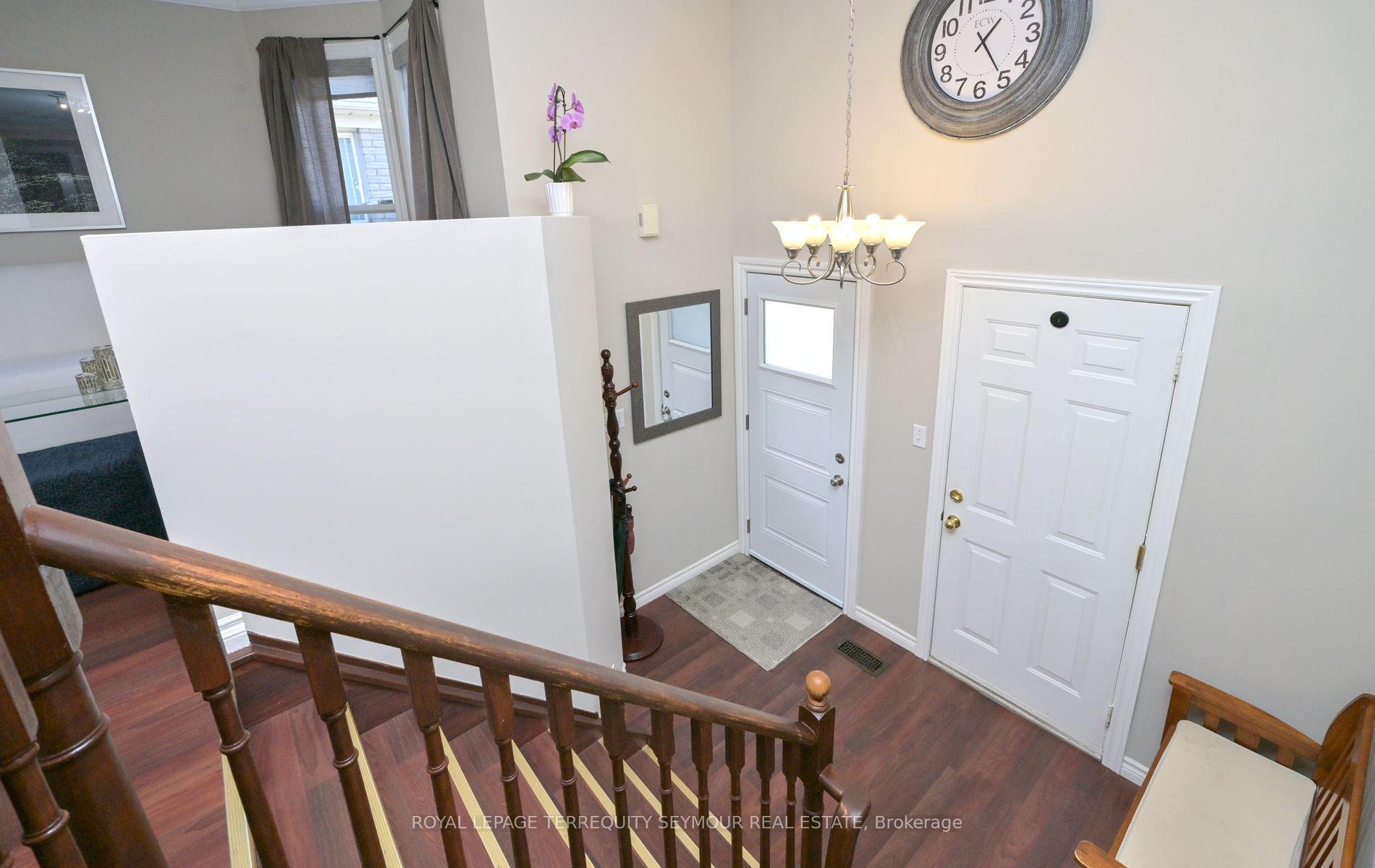 Photo 13 of 190 Wessenger Drive, Barrie, Holly — HOMEH