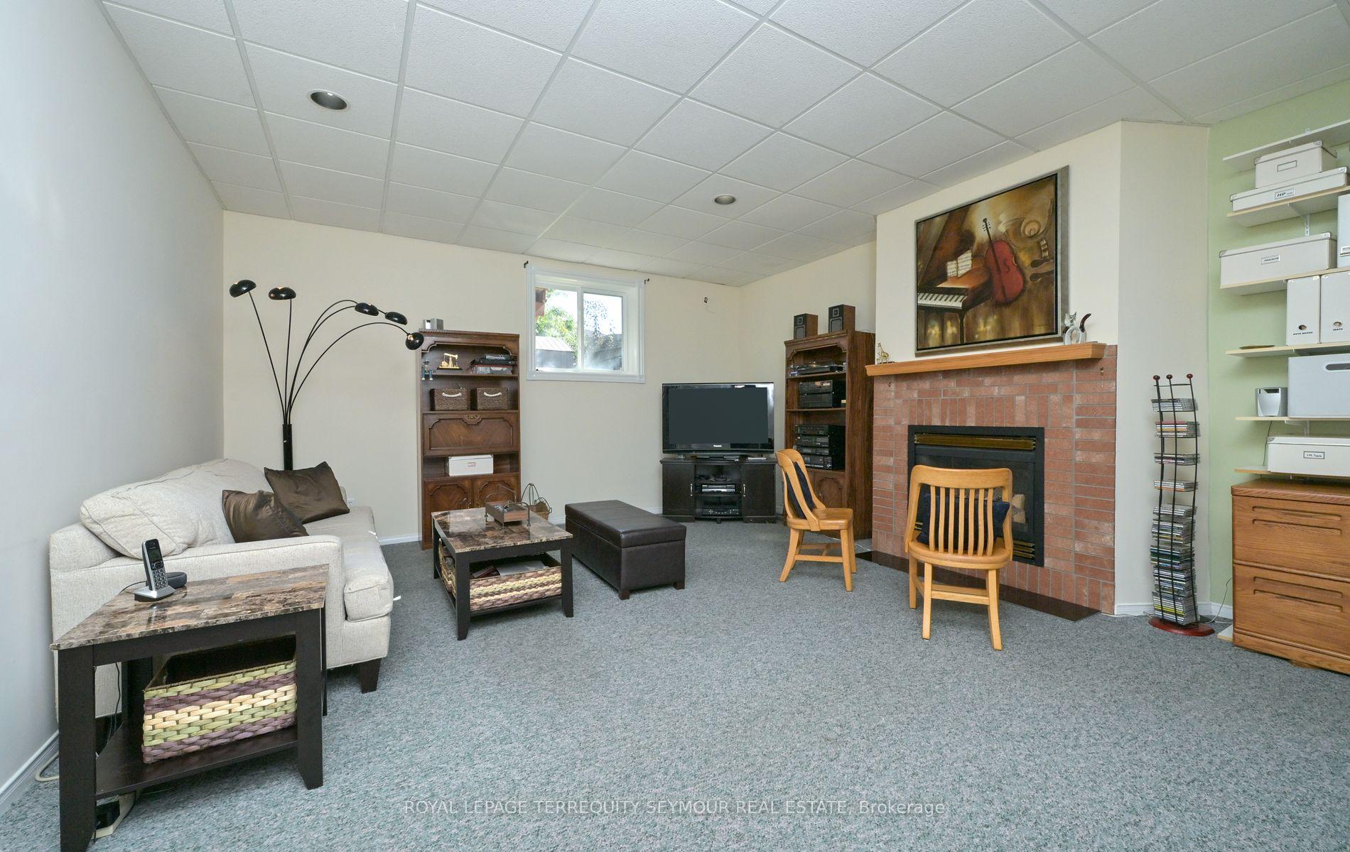 Photo 16 of 190 Wessenger Drive, Barrie, Holly — HOMEH