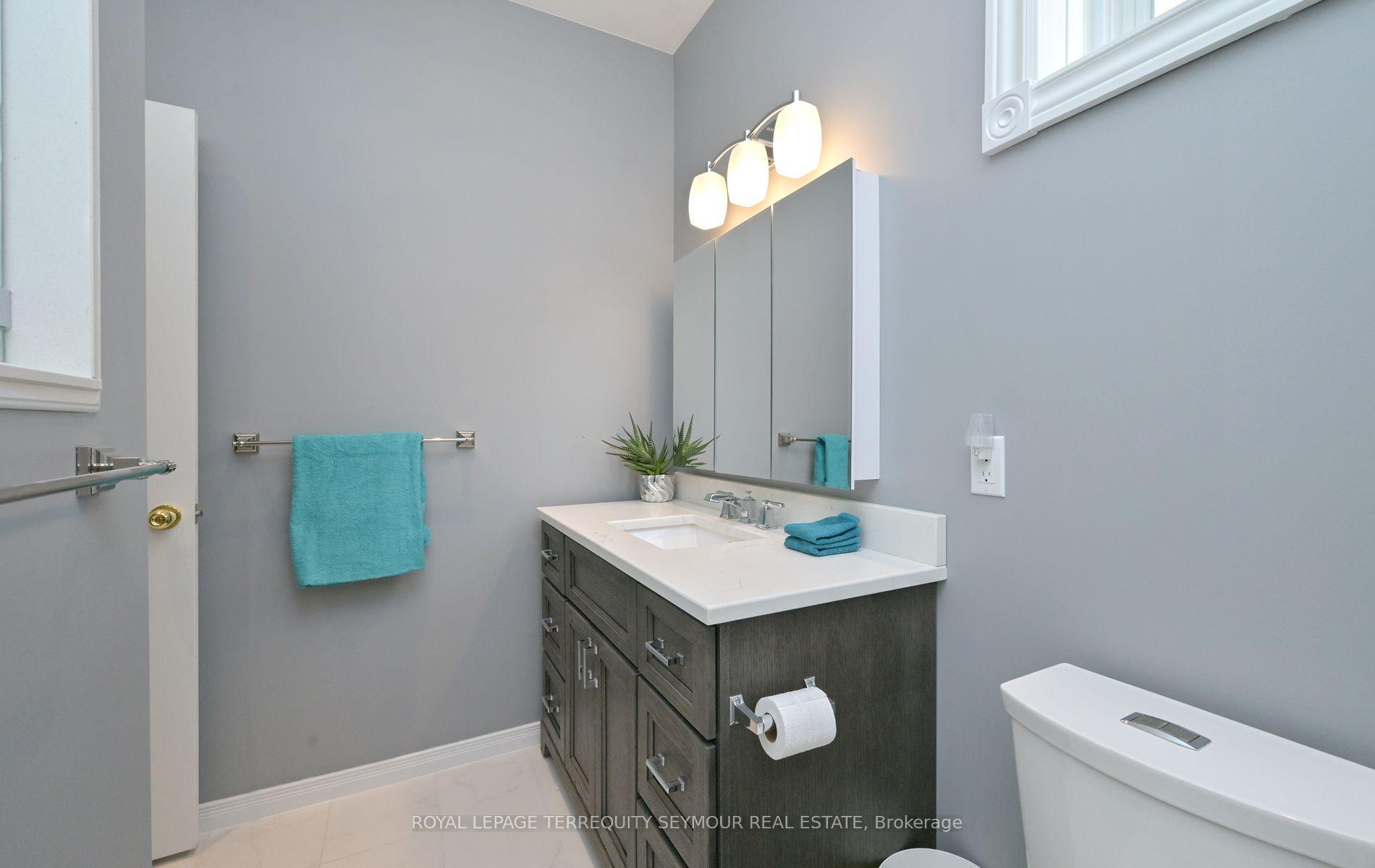Photo 17 of 190 Wessenger Drive, Barrie, Holly — HOMEH