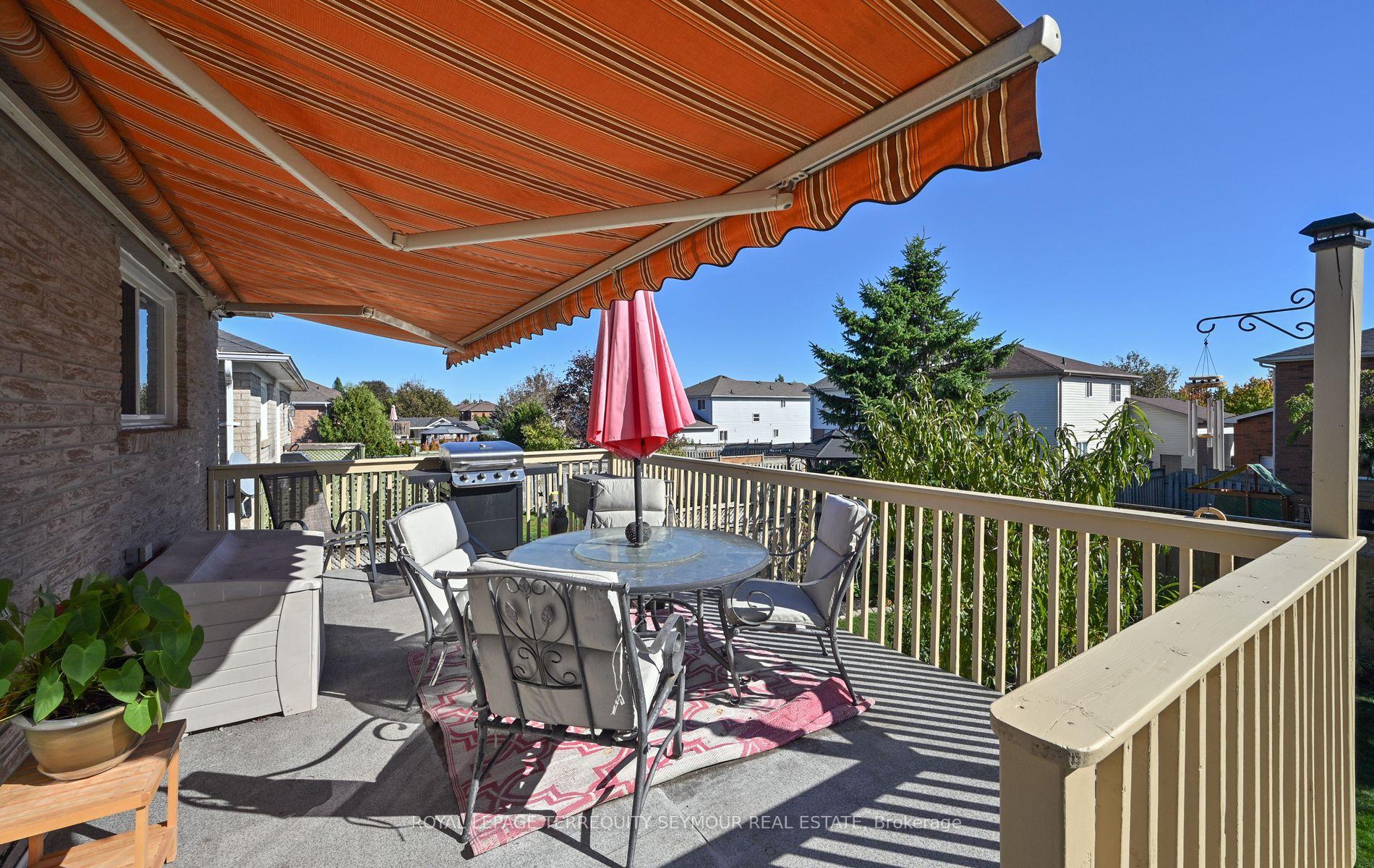 Photo 19 of 190 Wessenger Drive, Barrie, Holly — HOMEH