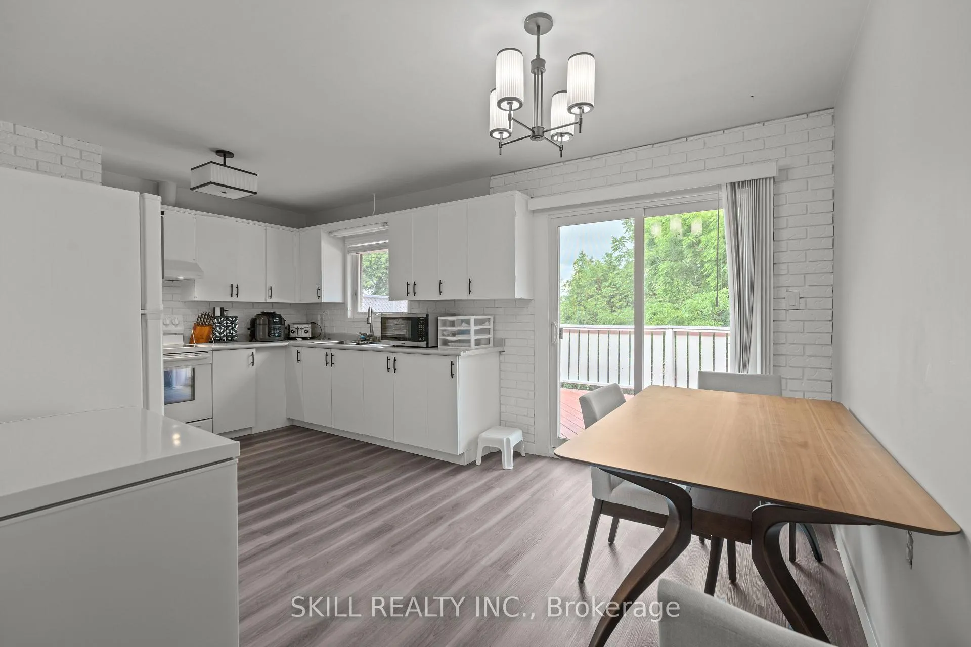 Photo 4 of 138 Chelford Crescent, Waterloo — HOMEH