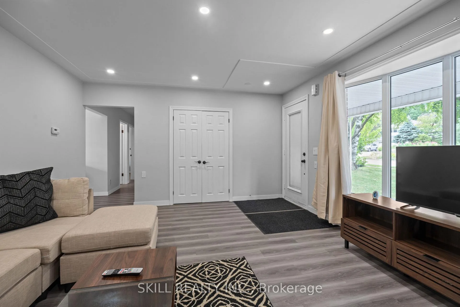 Photo 11 of 138 Chelford Crescent, Waterloo — HOMEH