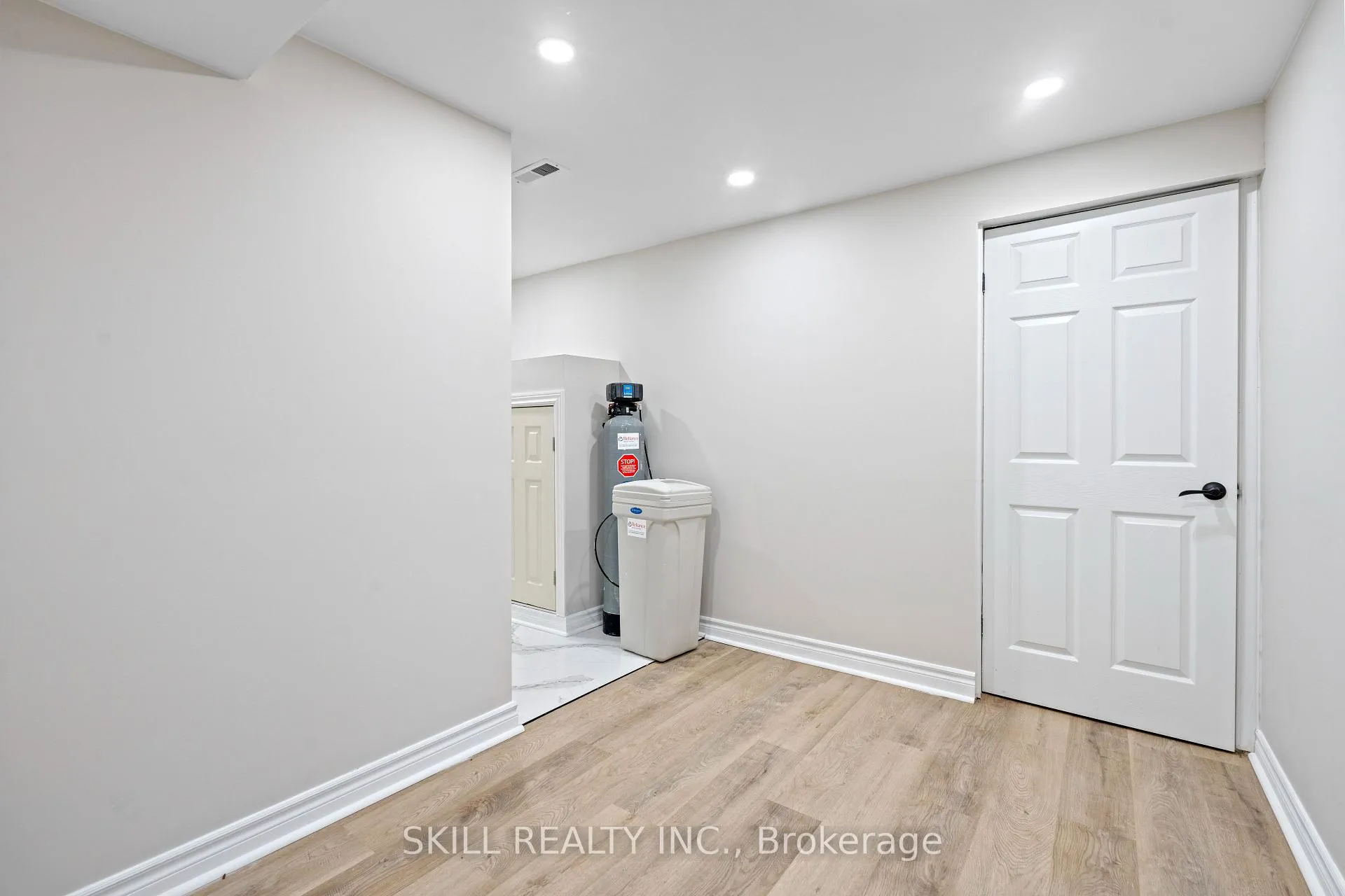 Photo 18 of 138 Chelford Crescent, Waterloo — HOMEH
