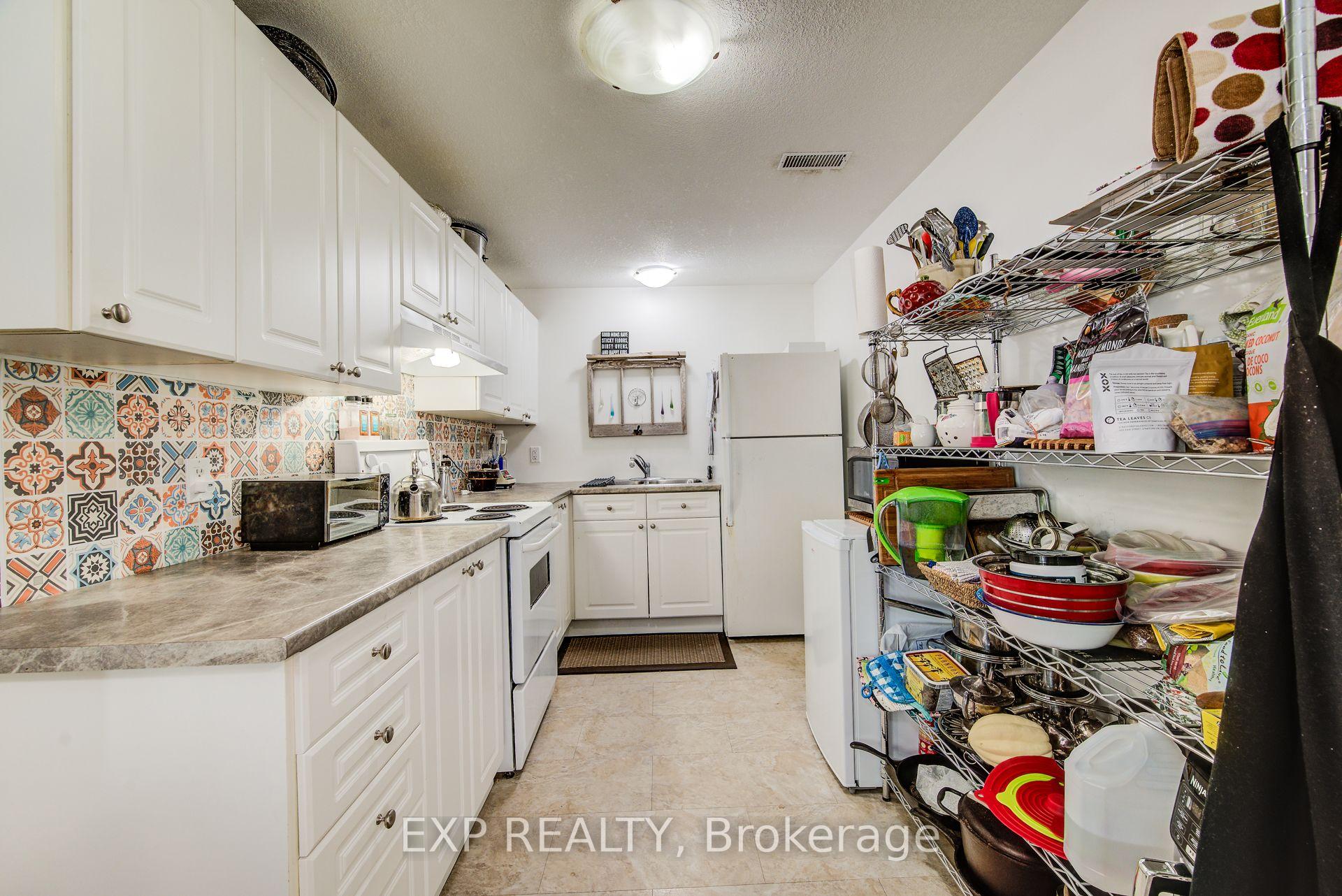 Photo 15 of 1023 Maple Leaf Street, Wellesley — HOMEH
