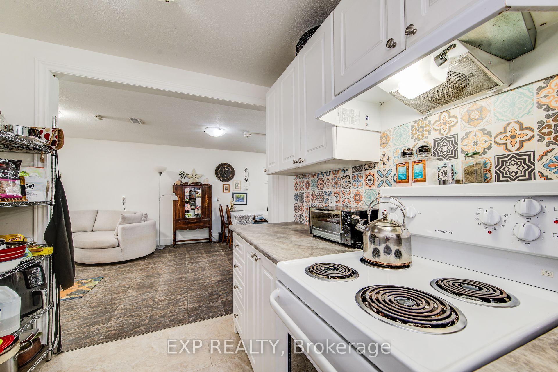 Photo 17 of 1023 Maple Leaf Street, Wellesley — HOMEH
