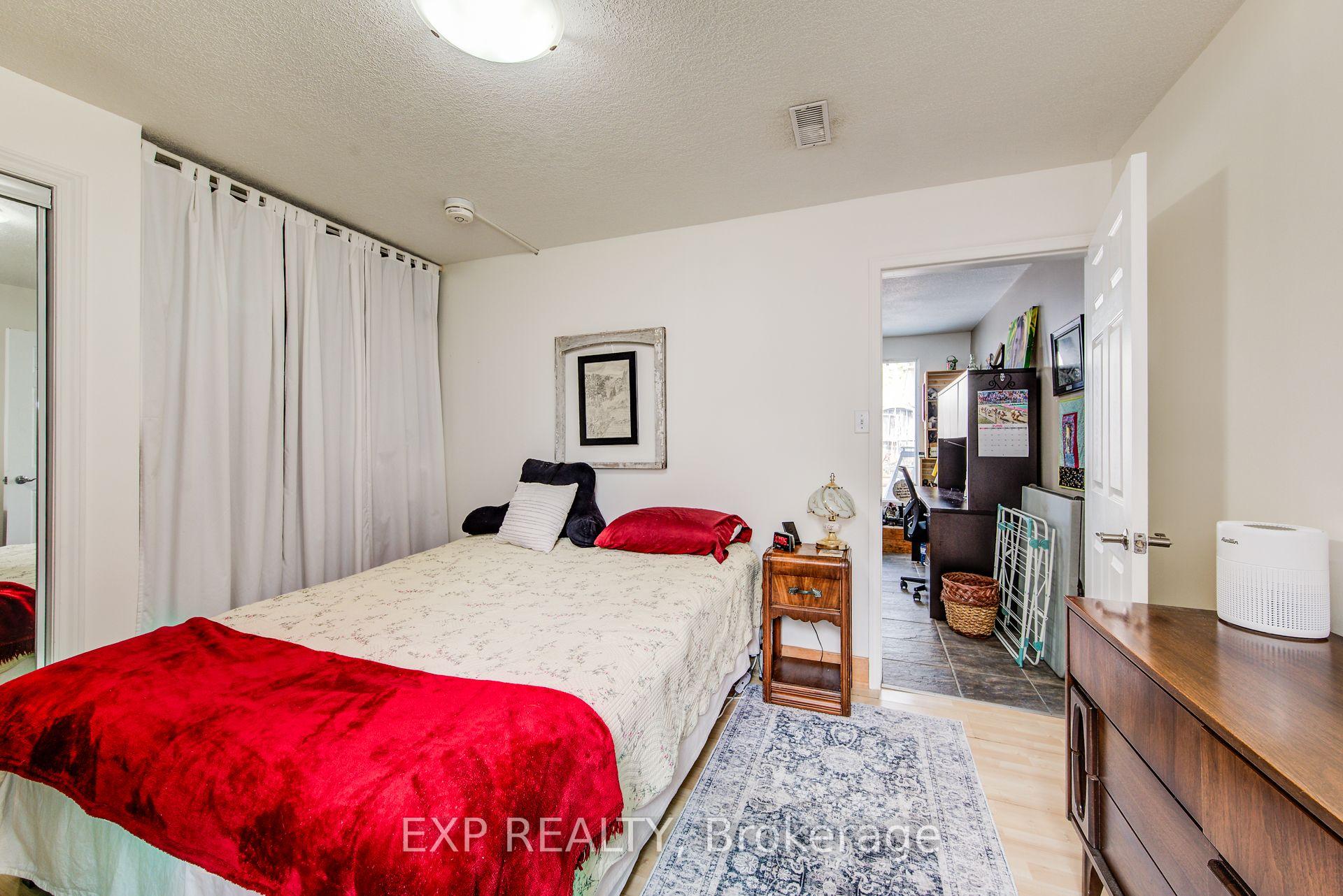 Photo 24 of 1023 Maple Leaf Street, Wellesley — HOMEH