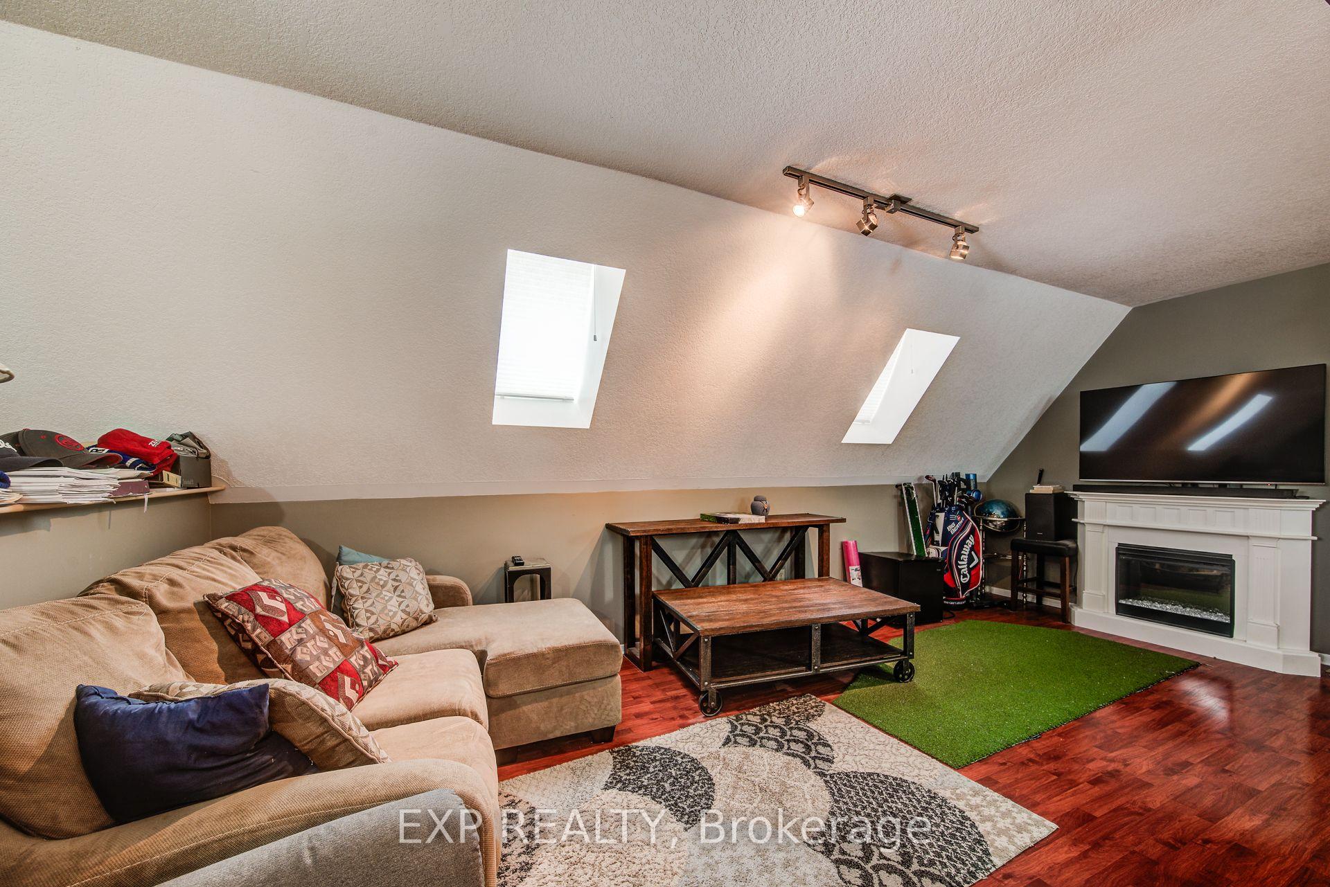 Photo 25 of 1023 Maple Leaf Street, Wellesley — HOMEH