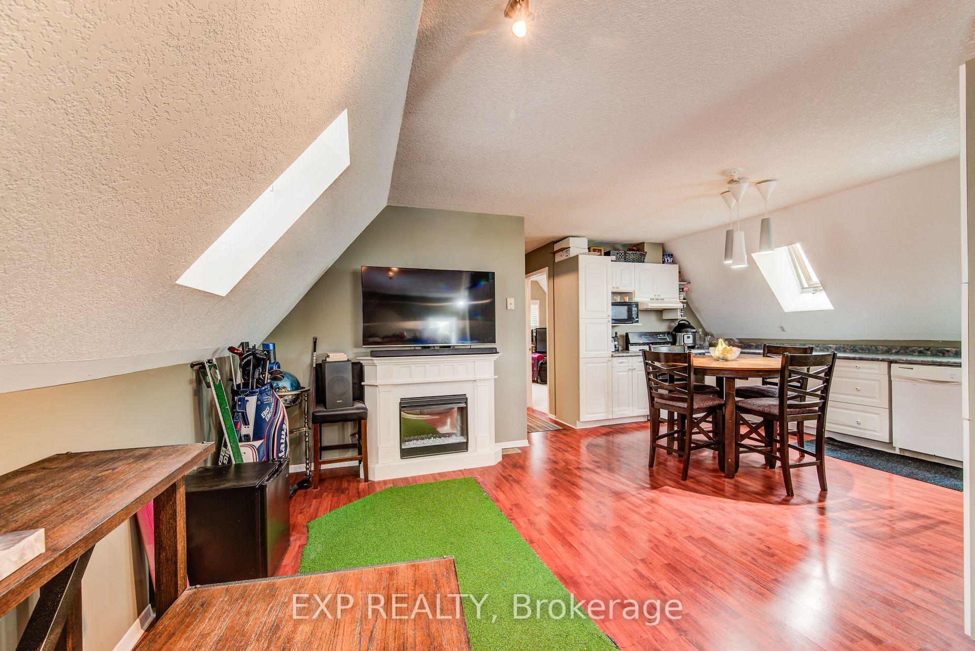 Photo 26 of 1023 Maple Leaf Street, Wellesley — HOMEH
