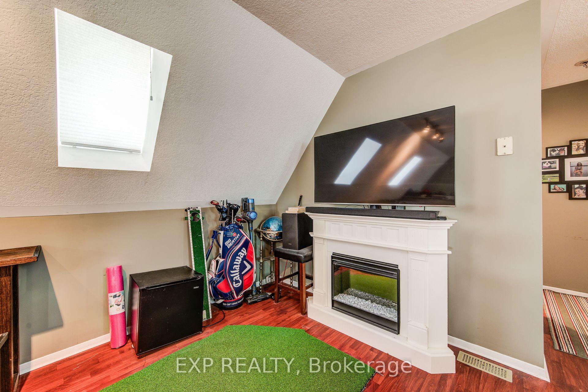 Photo 28 of 1023 Maple Leaf Street, Wellesley — HOMEH