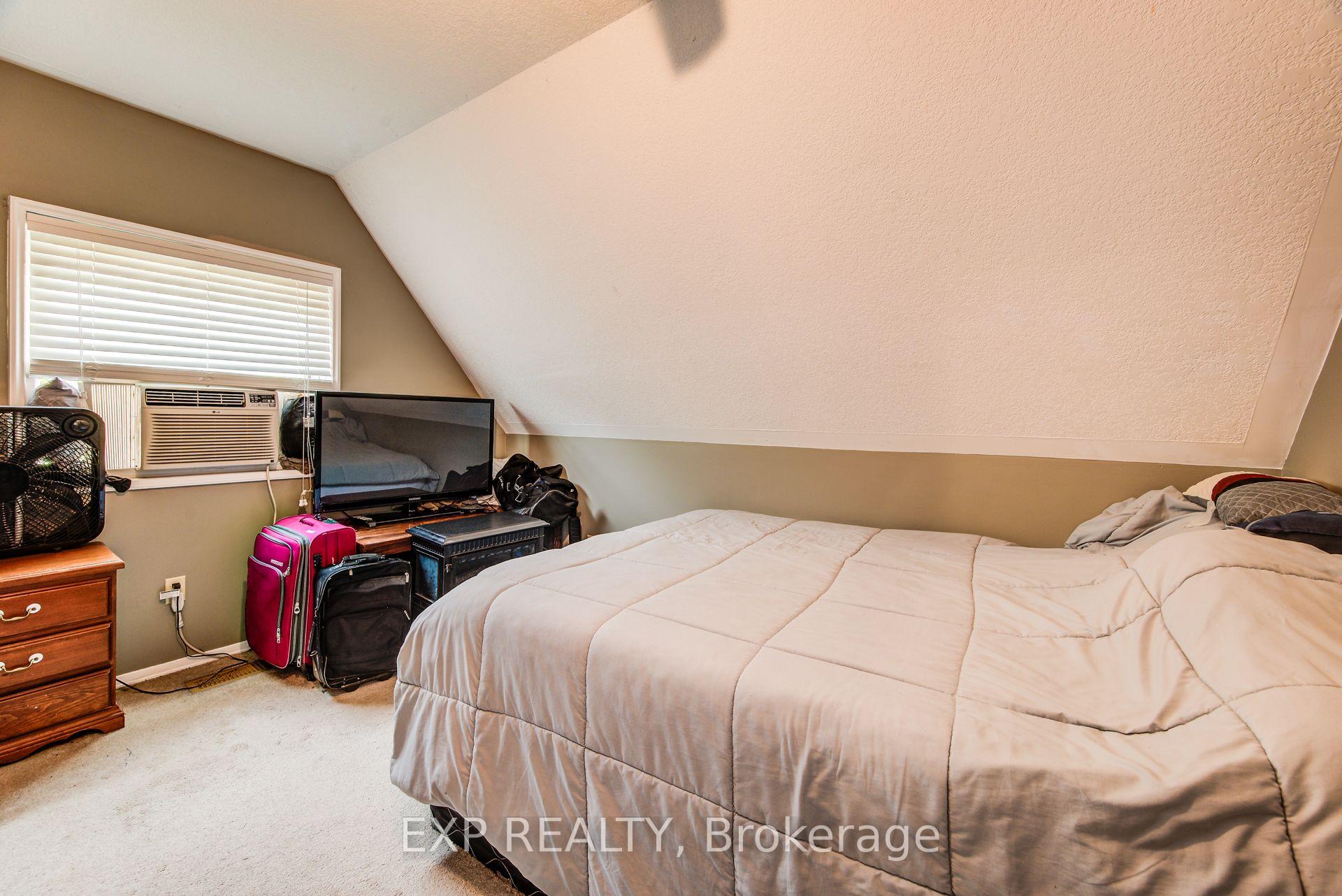 Photo 34 of 1023 Maple Leaf Street, Wellesley — HOMEH