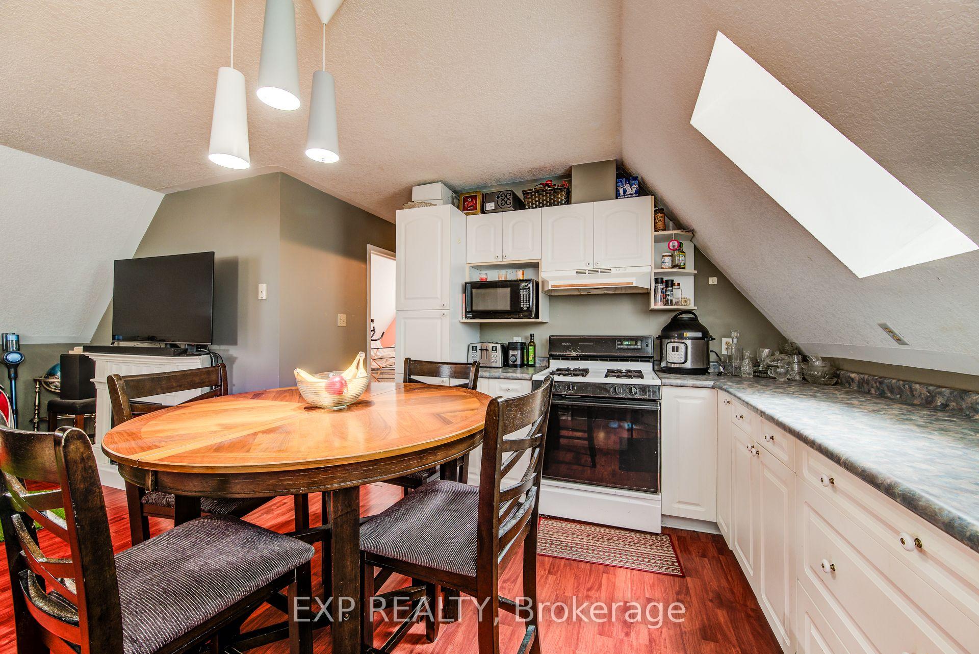 Photo 35 of 1023 Maple Leaf Street, Wellesley — HOMEH