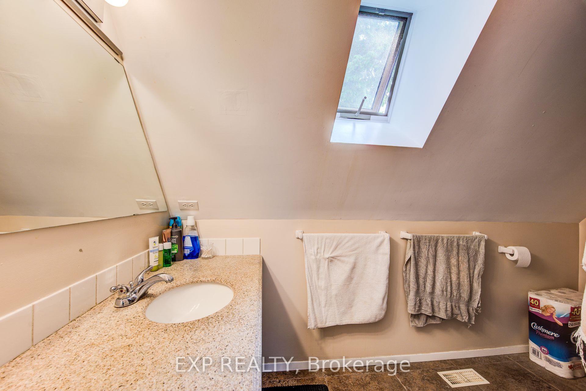 Photo 37 of 1023 Maple Leaf Street, Wellesley — HOMEH