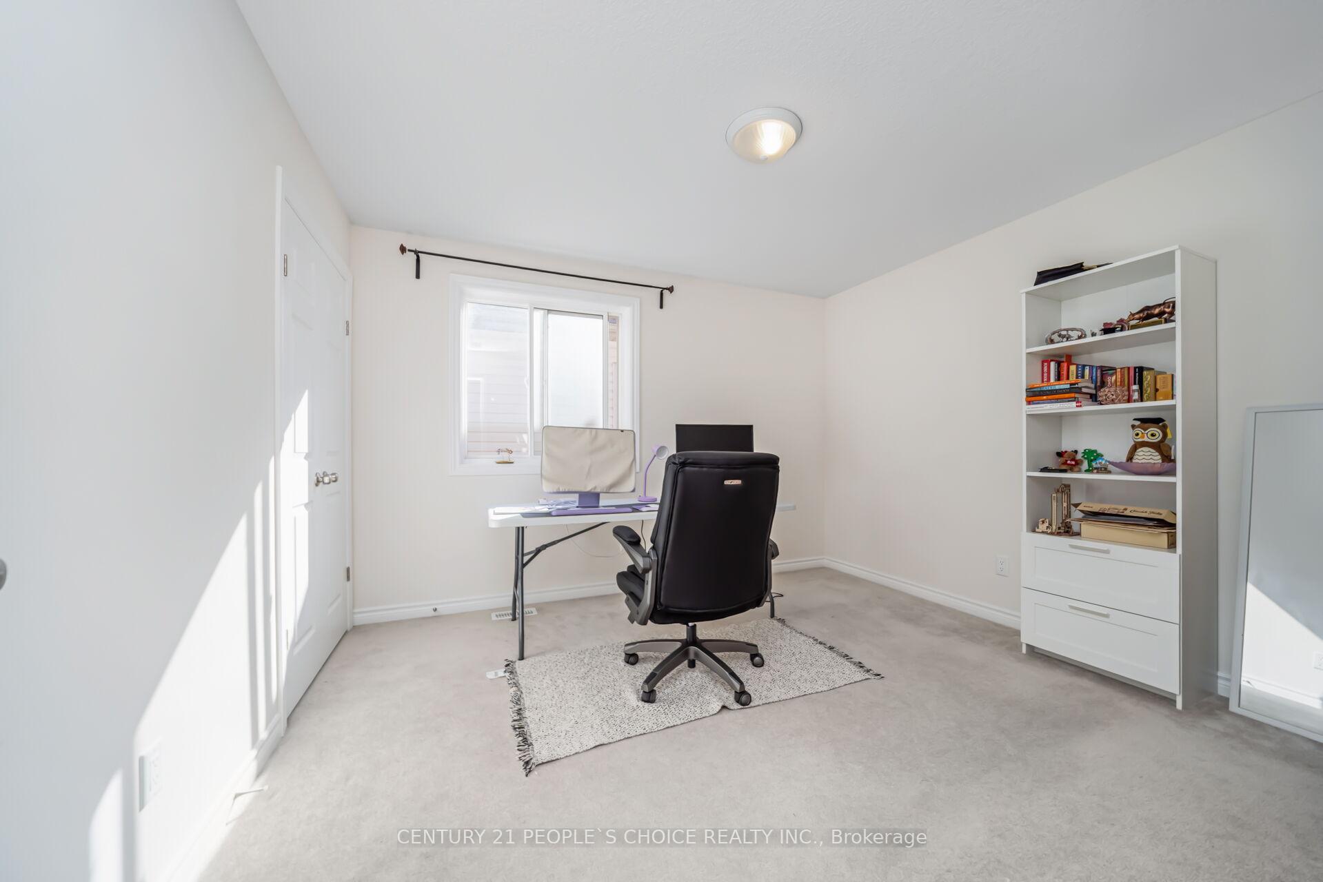 Photo 10 of 131 Steeplechase Way, Waterloo, University Downs — HOMEH
