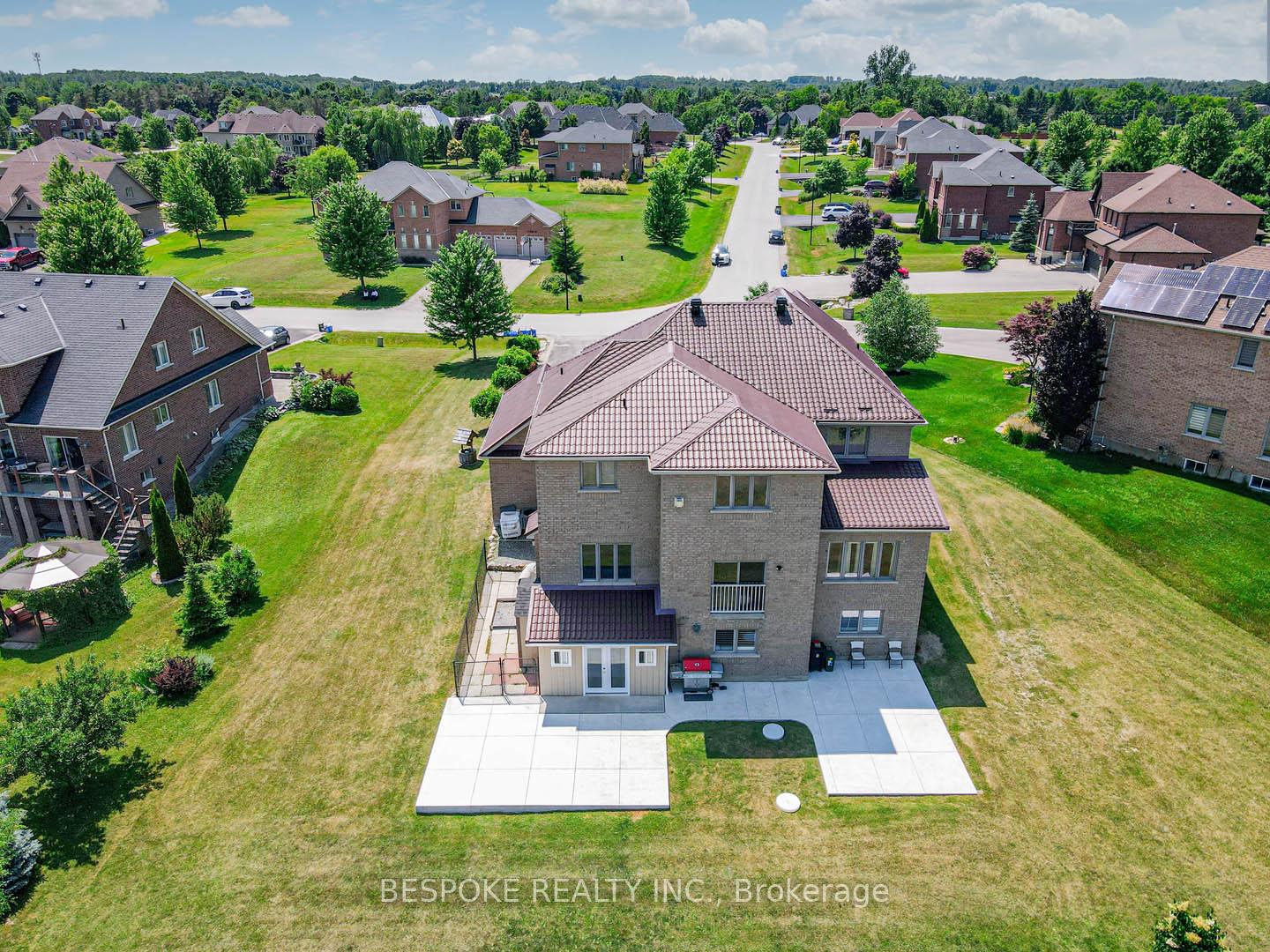 Photo 2 of 33 Ridge Road, Uxbridge — HOMEH