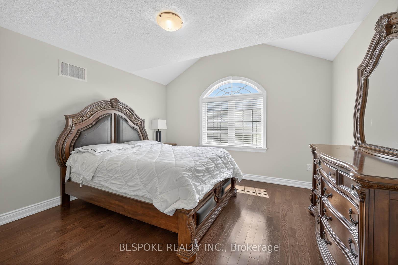 Photo 27 of 33 Ridge Road, Uxbridge — HOMEH