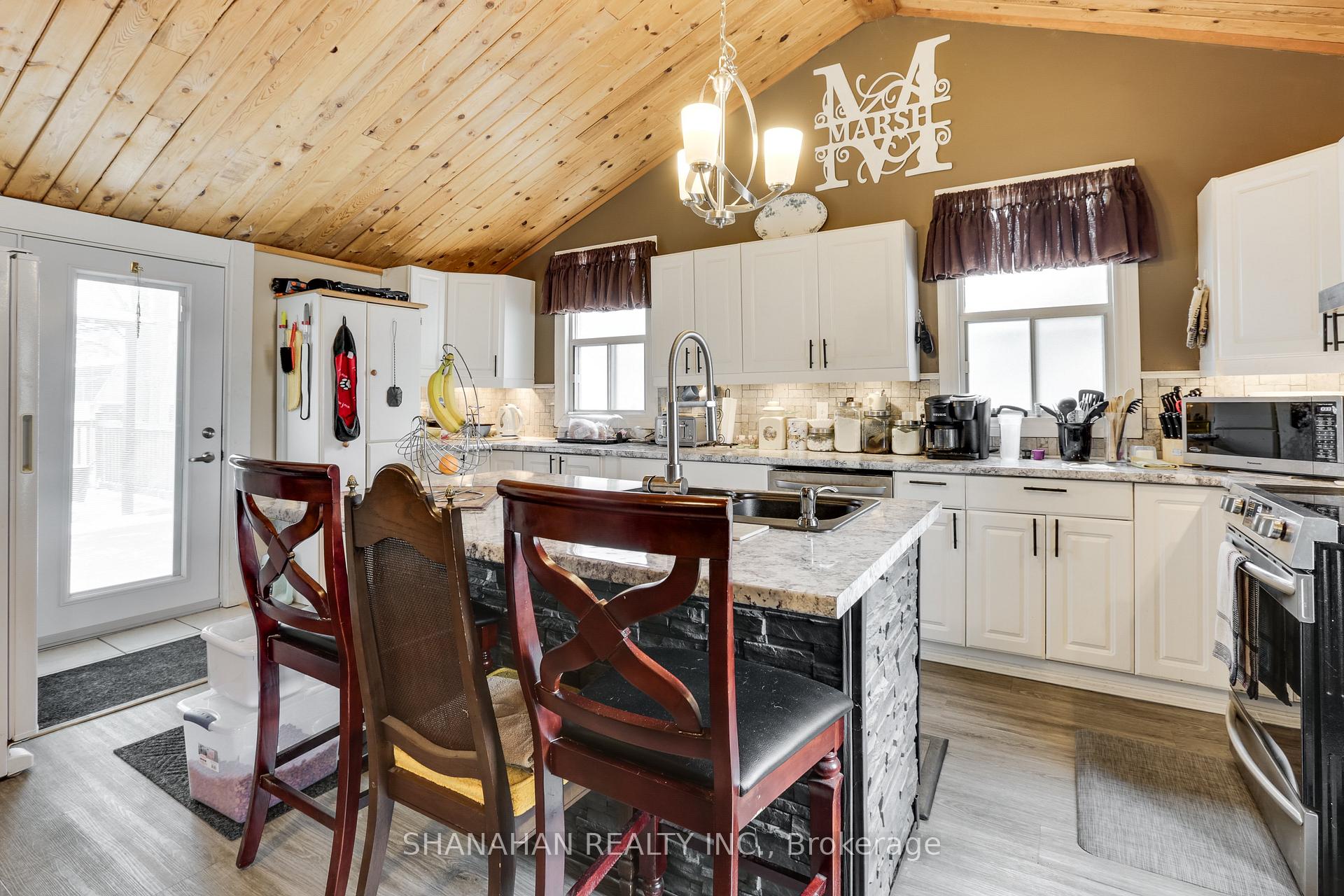 Photo 12 of 5338 Nauvoo Road, Warwick, Watford — HOMEH
