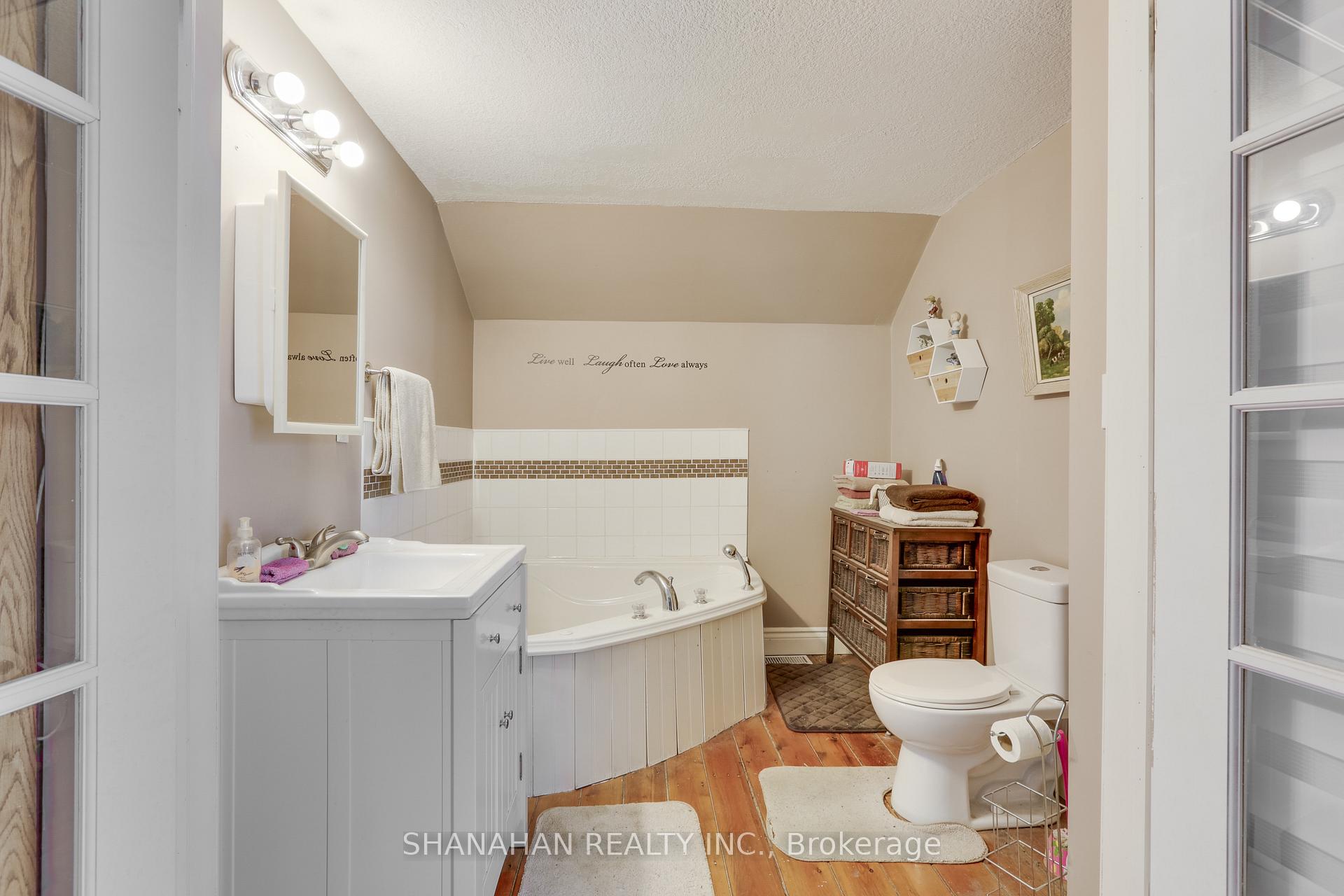 Photo 18 of 5338 Nauvoo Road, Warwick, Watford — HOMEH