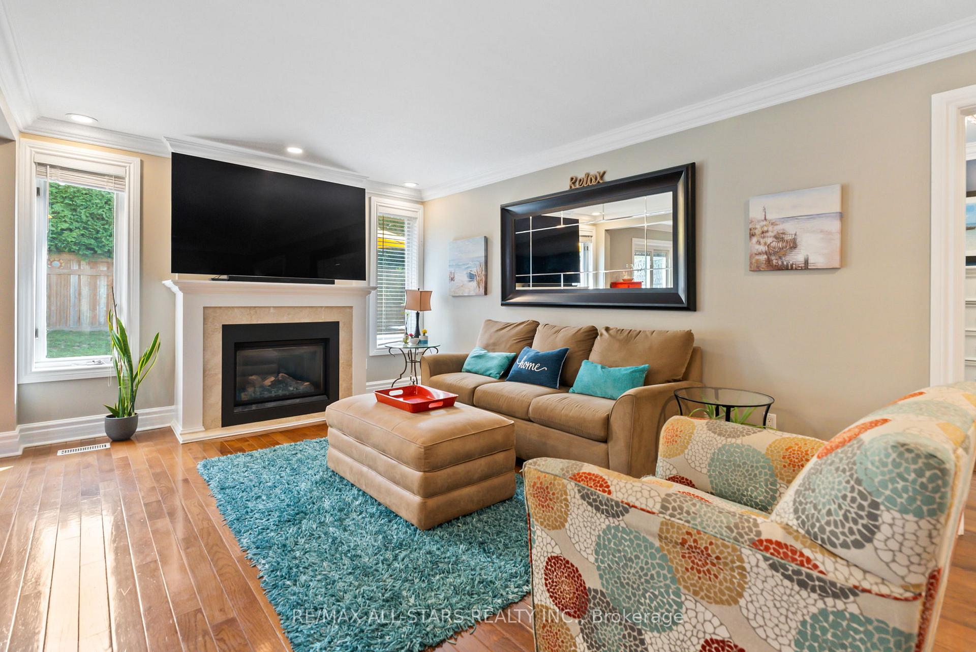 Photo 9 of 26 Munro Crescent, Uxbridge — HOMEH