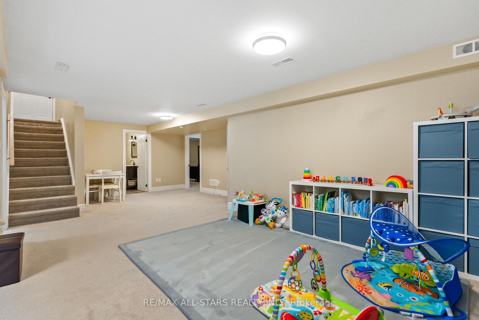 Photo 26 of 26 Munro Crescent, Uxbridge — HOMEH