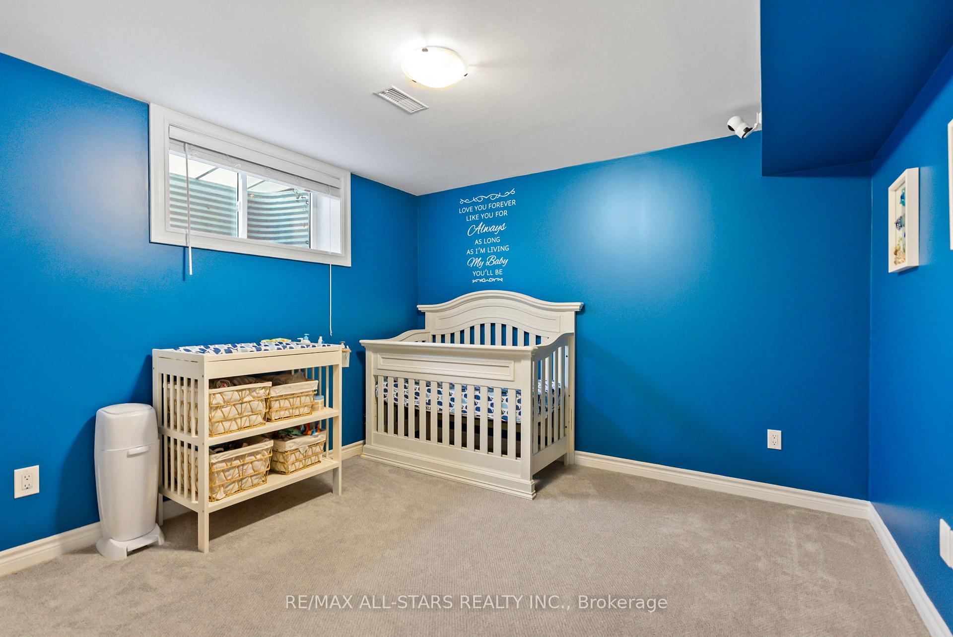 Photo 33 of 26 Munro Crescent, Uxbridge — HOMEH