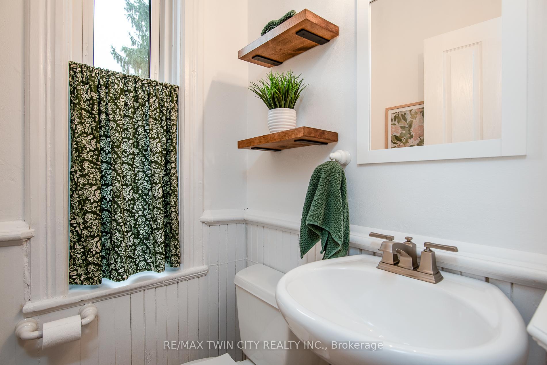 Photo 25 of 1159 Queens Bush Road, Wellesley — HOMEH