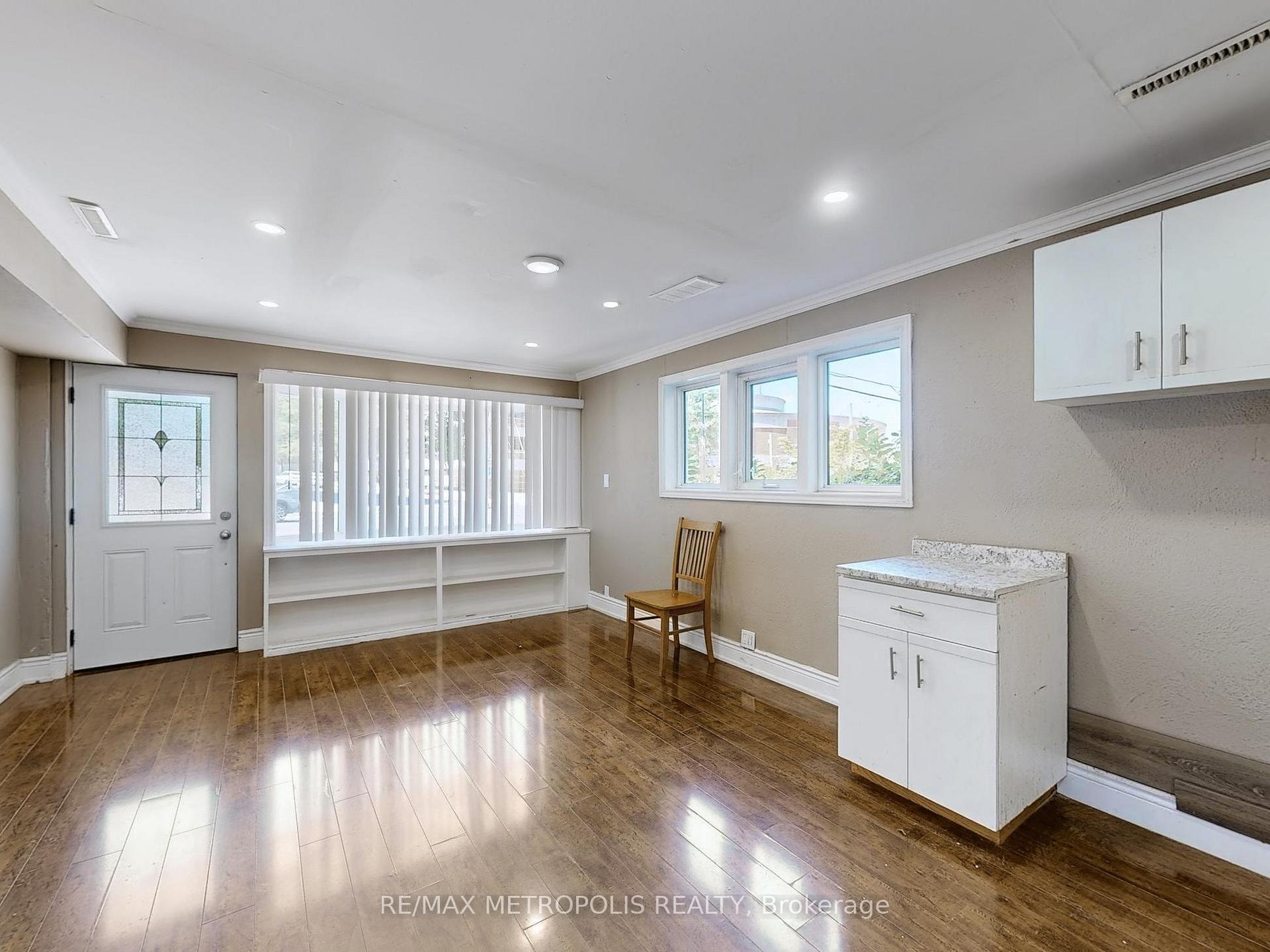 Photo 23 of 180 King Street N, Waterloo — HOMEH