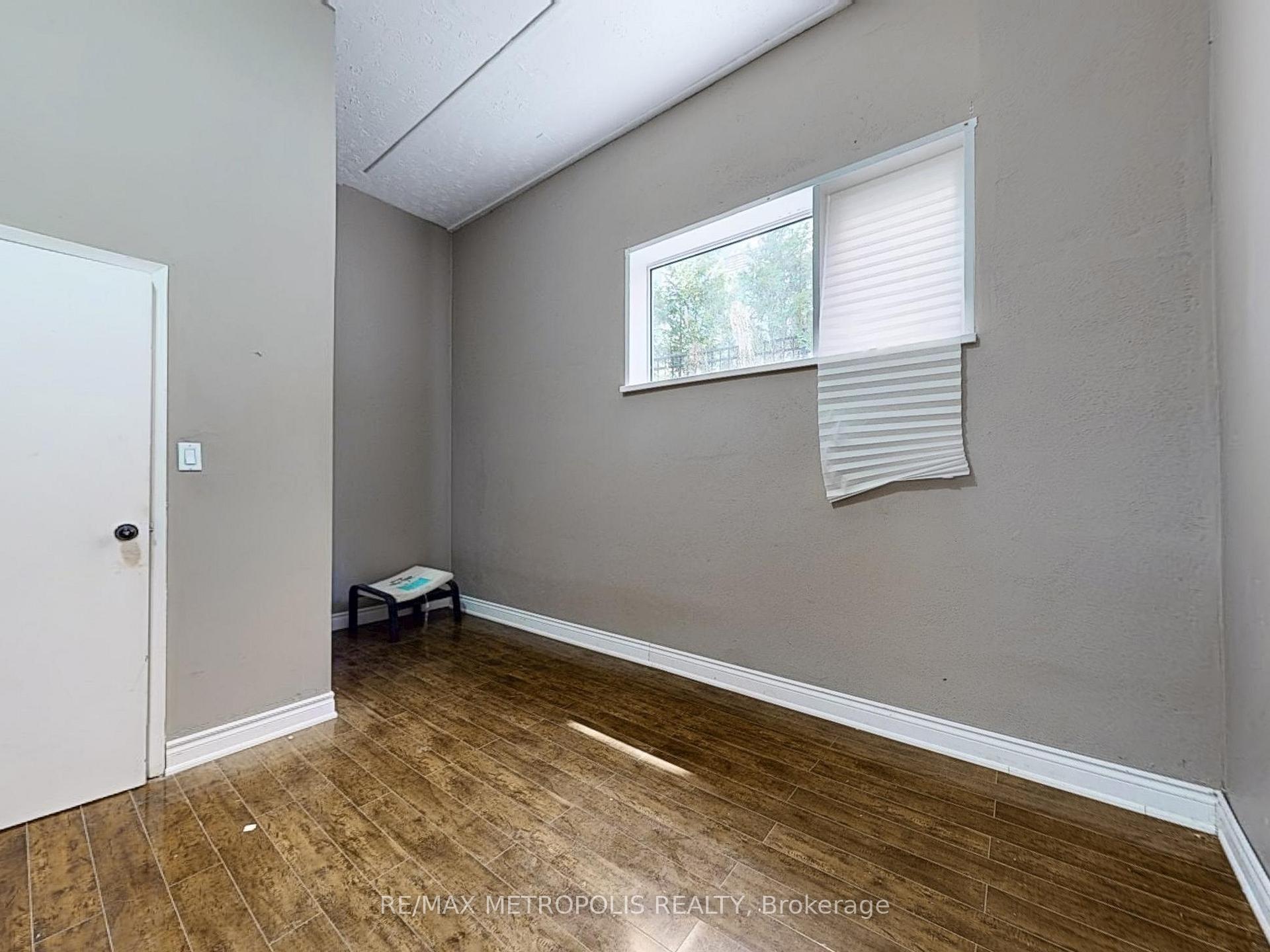 Photo 32 of 180 King Street N, Waterloo — HOMEH
