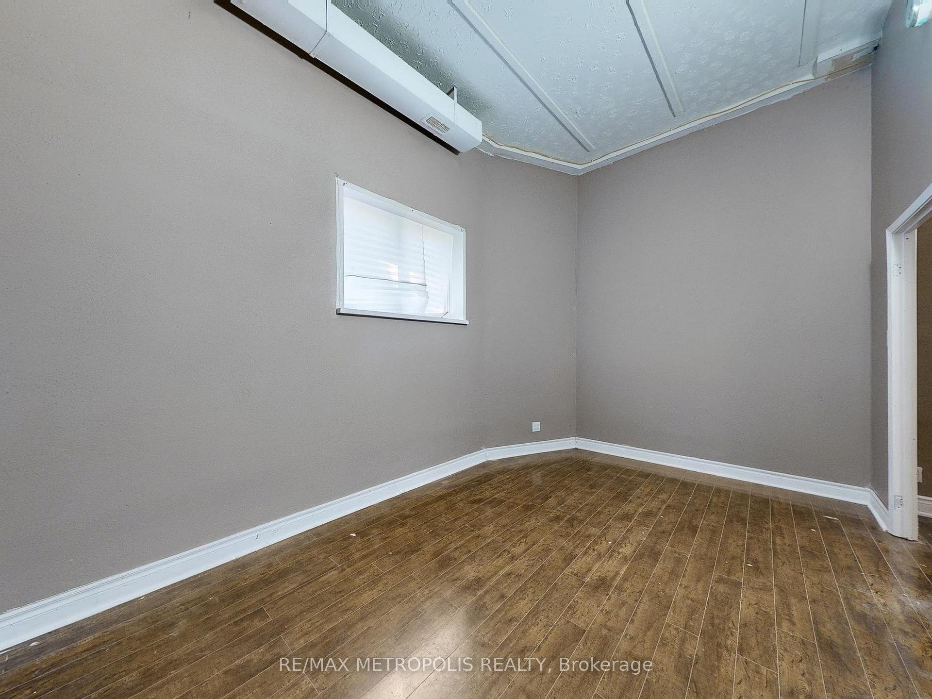 Photo 34 of 180 King Street N, Waterloo — HOMEH