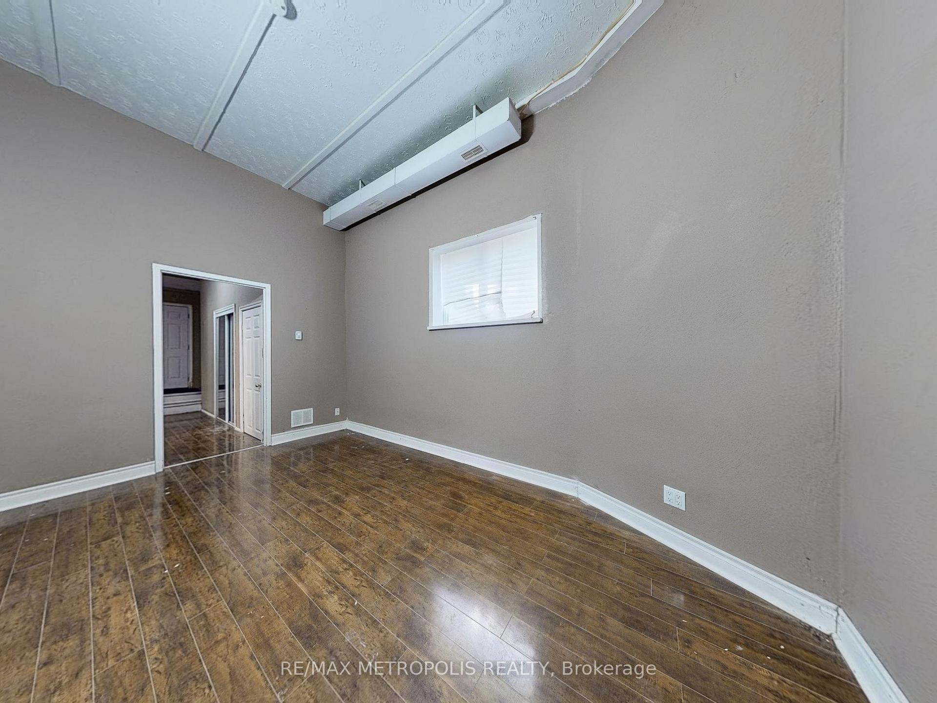 Photo 36 of 180 King Street N, Waterloo — HOMEH