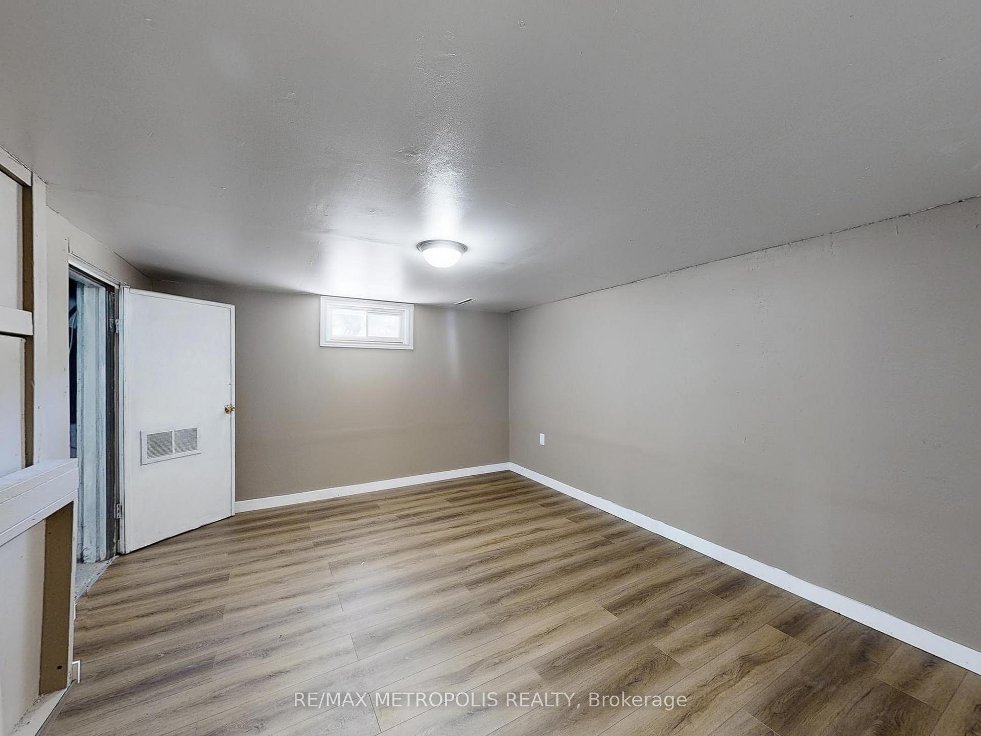 Photo 43 of 180 King Street N, Waterloo — HOMEH
