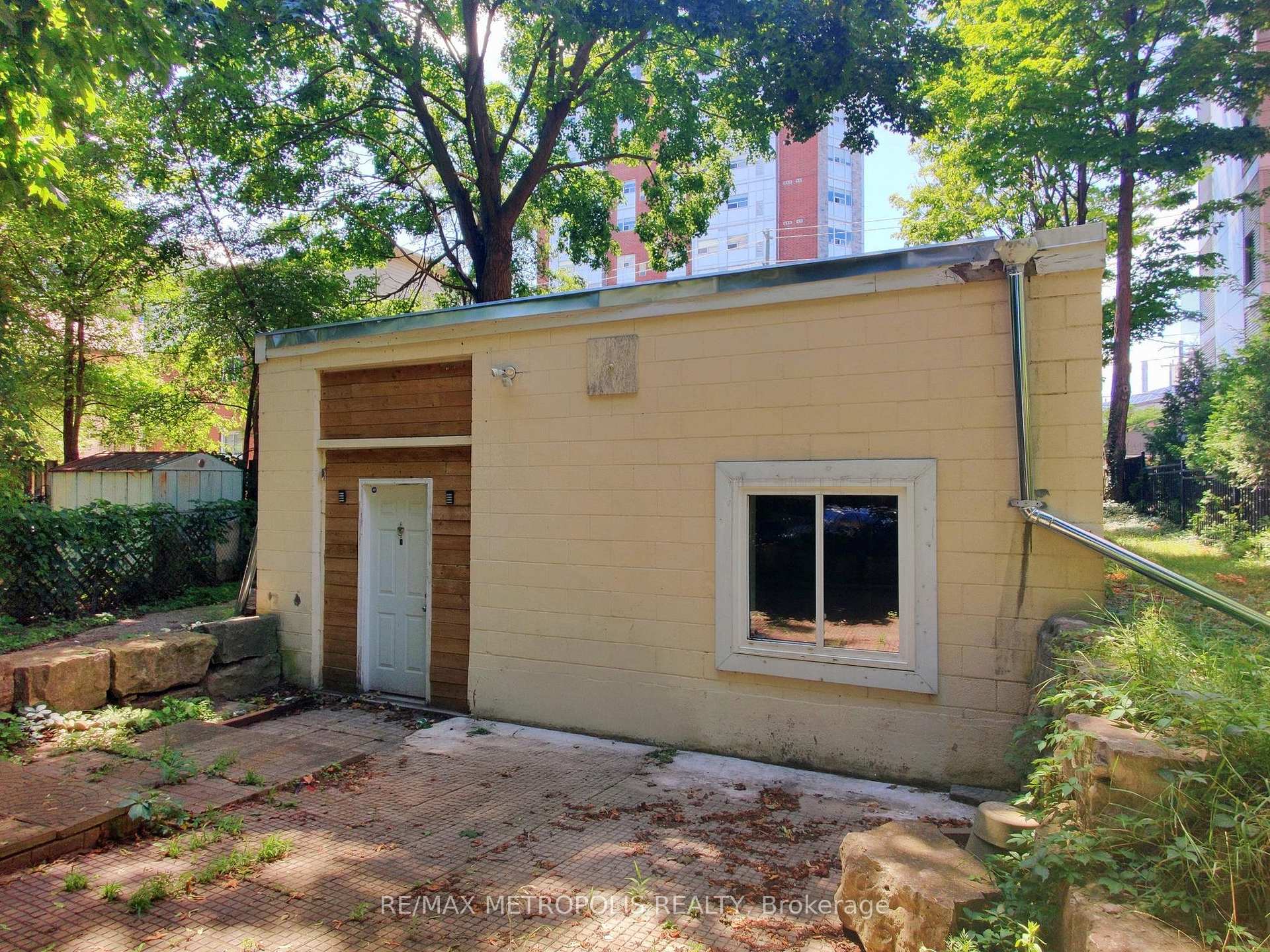 Photo 48 of 180 King Street N, Waterloo — HOMEH