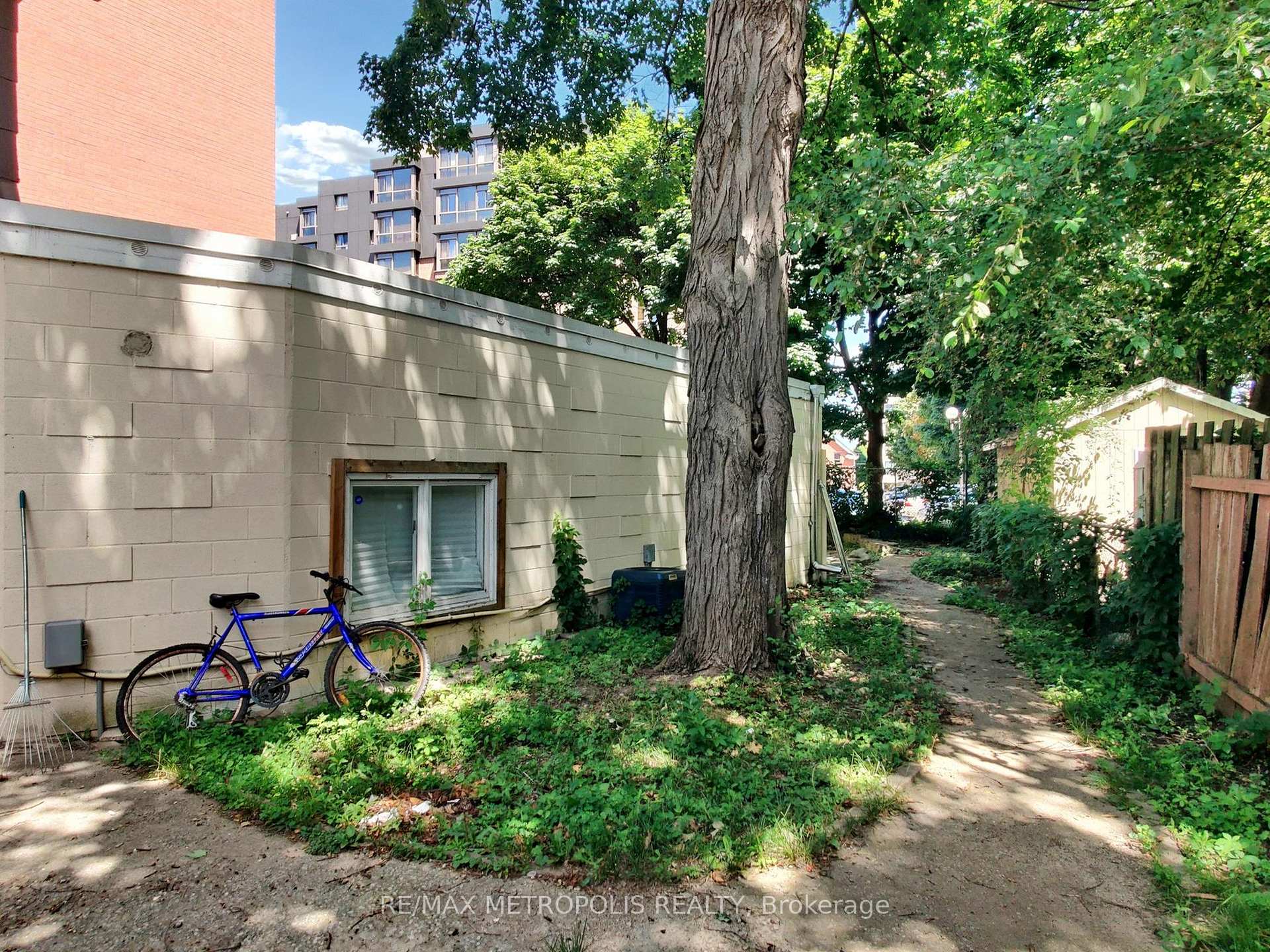 Photo 49 of 180 King Street N, Waterloo — HOMEH