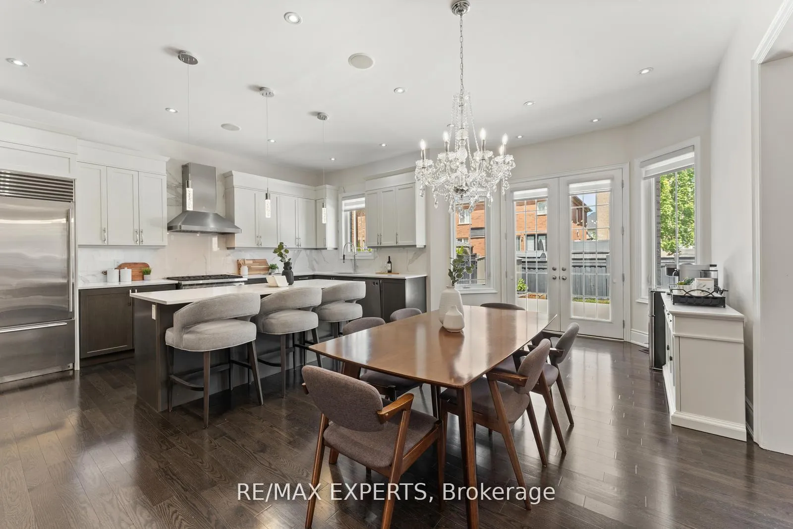 Photo 10 of 6 Dunrobin Crescent, Vaughan, Kleinburg — HOMEH