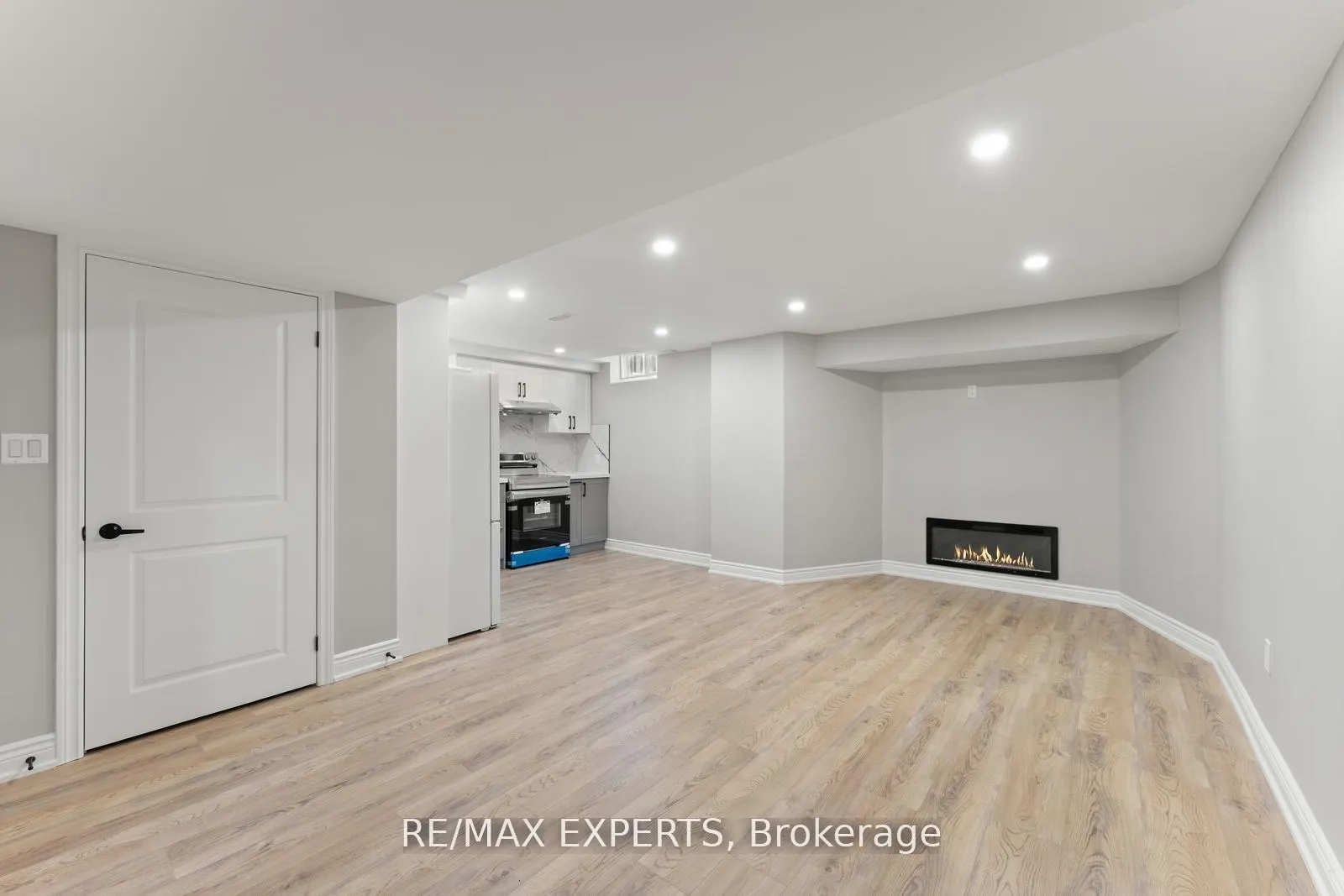 Photo 37 of 6 Dunrobin Crescent, Vaughan, Kleinburg — HOMEH