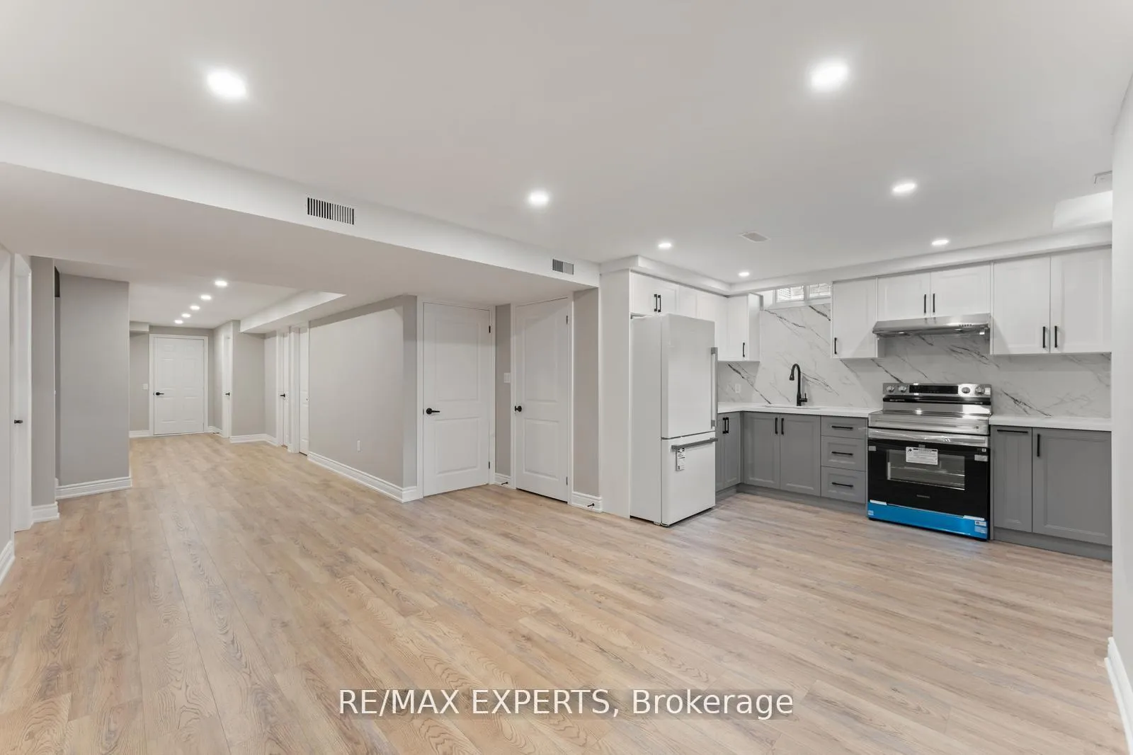 Photo 38 of 6 Dunrobin Crescent, Vaughan, Kleinburg — HOMEH