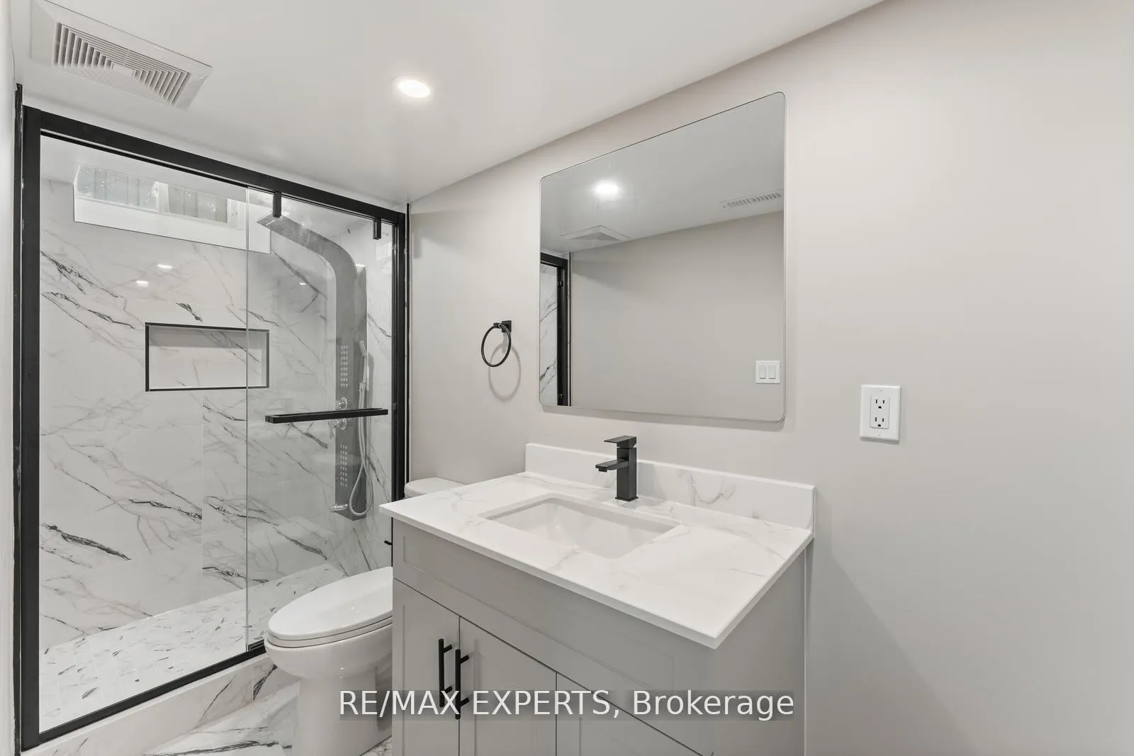 Photo 42 of 6 Dunrobin Crescent, Vaughan, Kleinburg — HOMEH