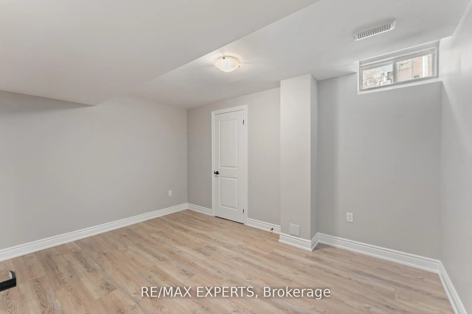 Photo 43 of 6 Dunrobin Crescent, Vaughan, Kleinburg — HOMEH
