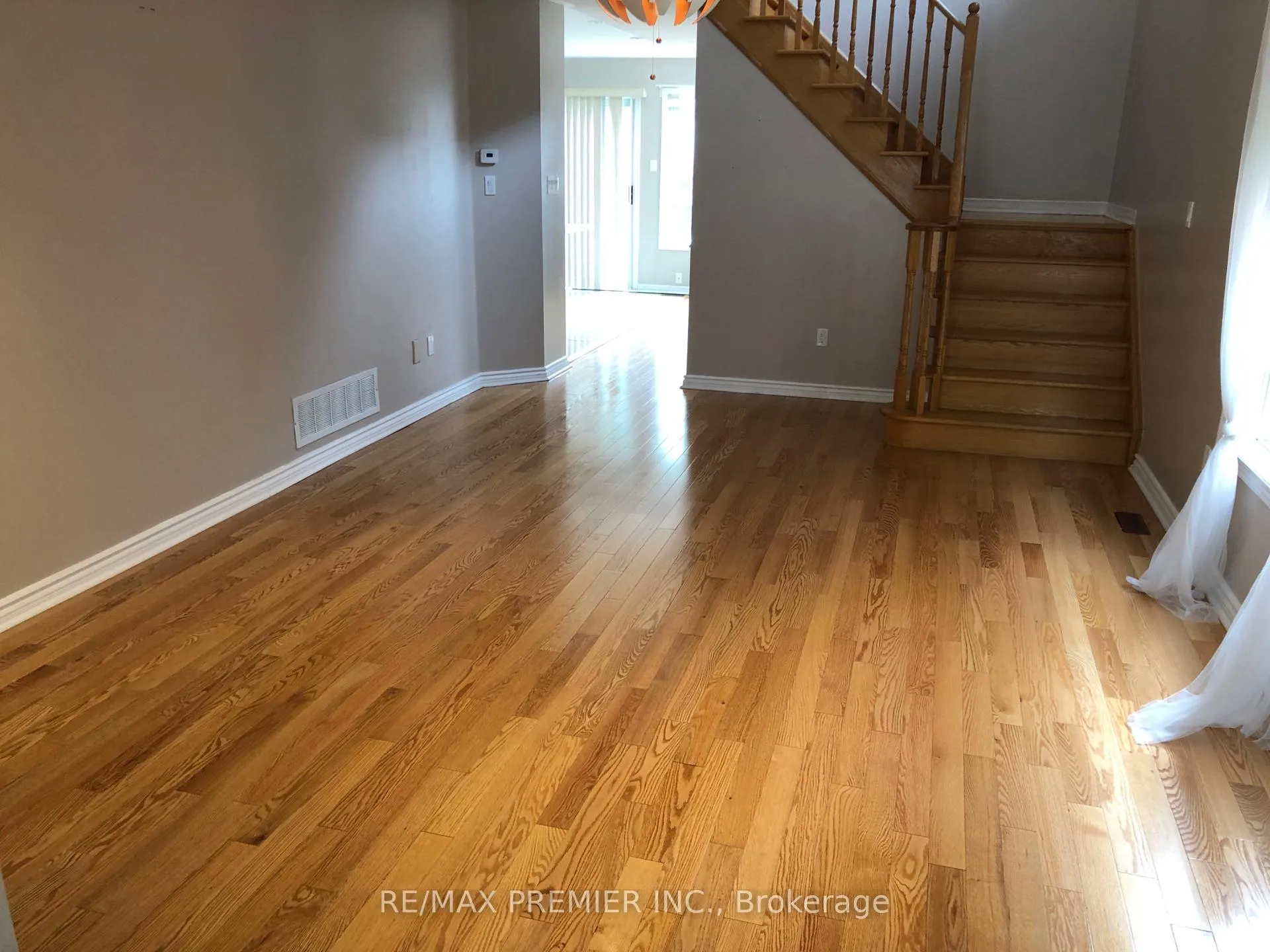 Photo 6 of 26 Lucerne Drive, Vaughan, Vellore Village — HOMEH
